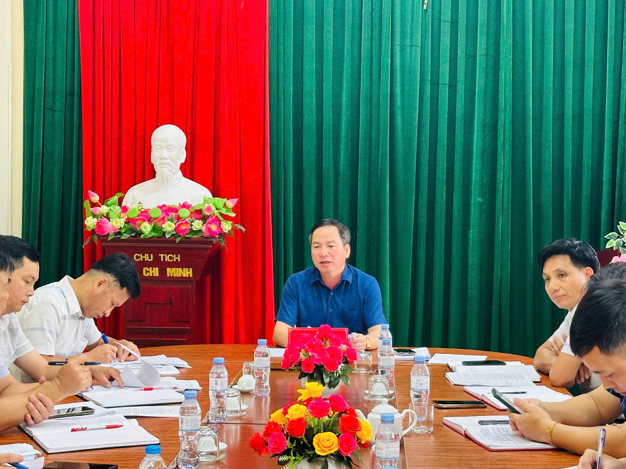 CÔN LÔN TỔ CHỨC HỘI NGHỊ RÀ SOÁT, ĐIỀU CHỈNH PHƯƠNG ÁN SẮP XẾP THÔN.