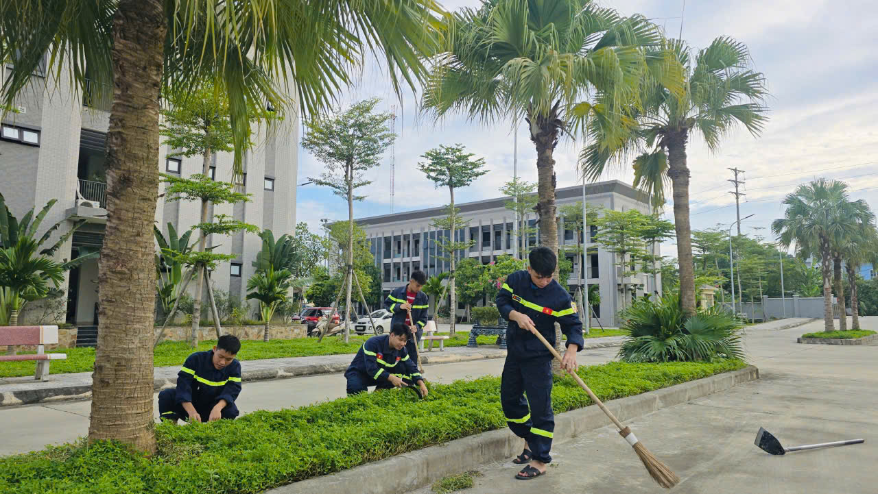 TUỔI TRẺ PHÒNG CẢNH SÁT PCCC VÀ CNCH CHUNG TAY GIỮ MÀU XANH