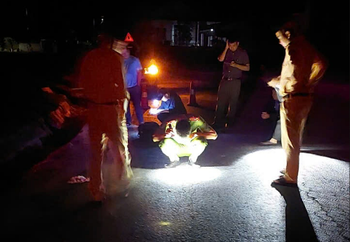 CHƯA ĐẦY 22 GIỜ - CÔNG AN XÃ TÂN TRÀO LÀM RÕ NGUYÊN NHÂN VỤ NGƯỜI DÂN BỊ NGÃ BẤT TỈNH TRÊN QUỐC LỘ 2C