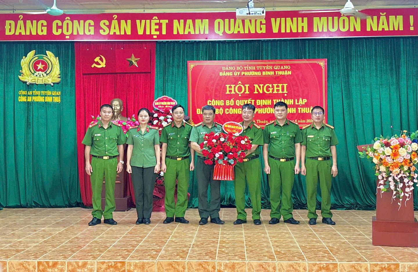 THÀNH LẬP ĐẢNG BỘ CÔNG AN PHƯỜNG BÌNH THUẬN - DẤU MỐC QUAN TRỌNG TRONG CÔNG TÁC XÂY DỰNG ĐẢNG