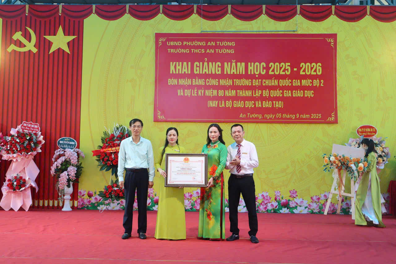 Trường THCS An Tường: Khai giảng năm học mới và đón nhận bằng công nhận trường đạt chuẩn quốc gia mức độ 2.