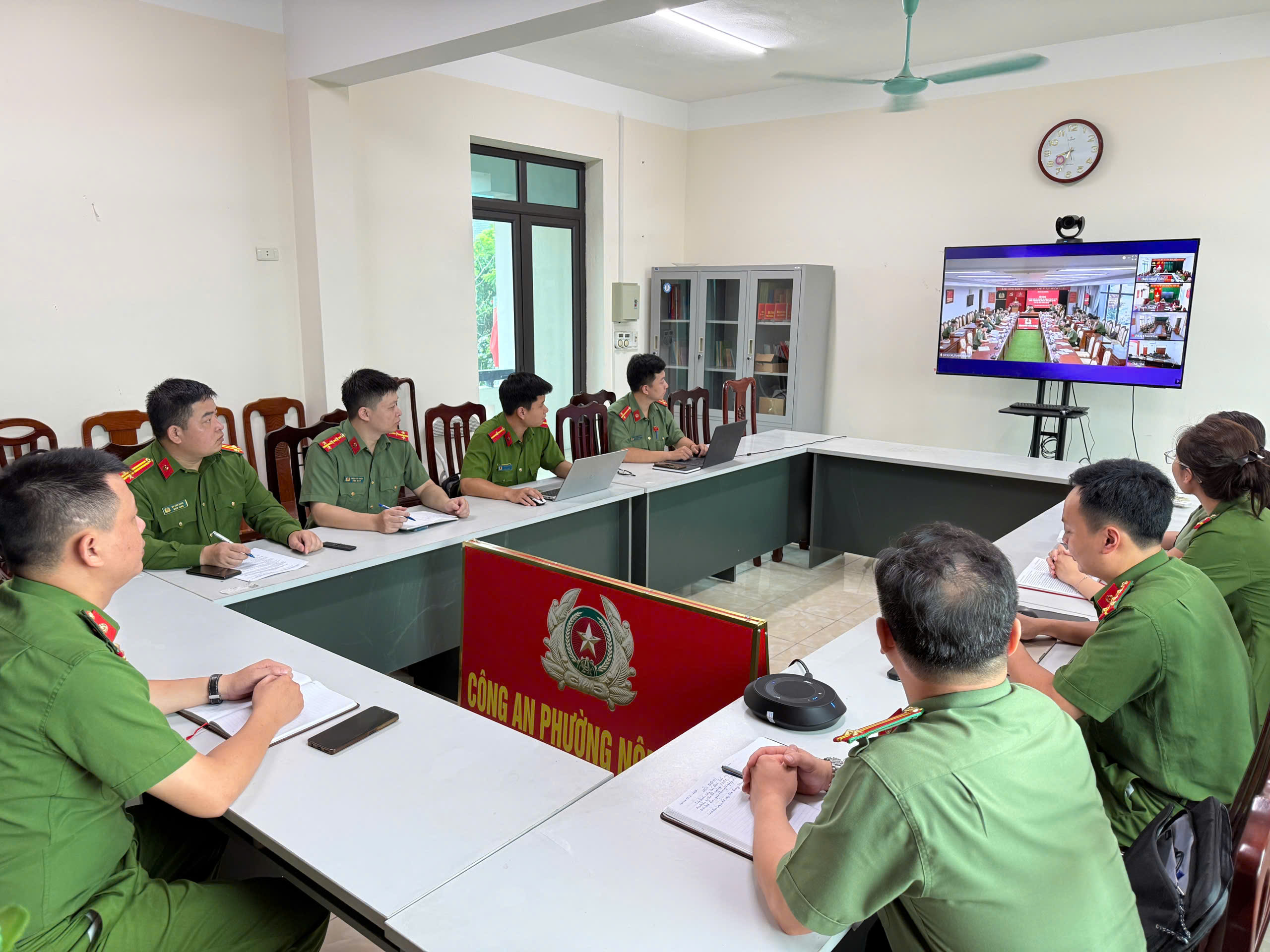 CÔNG AN PHƯỜNG NÔNG TIẾN THAM GIA TẬP HUẤN BẢO ĐẢM AN NINH, AN TOÀN KỲ THI TỐT NGHIỆP THPT NĂM 2026