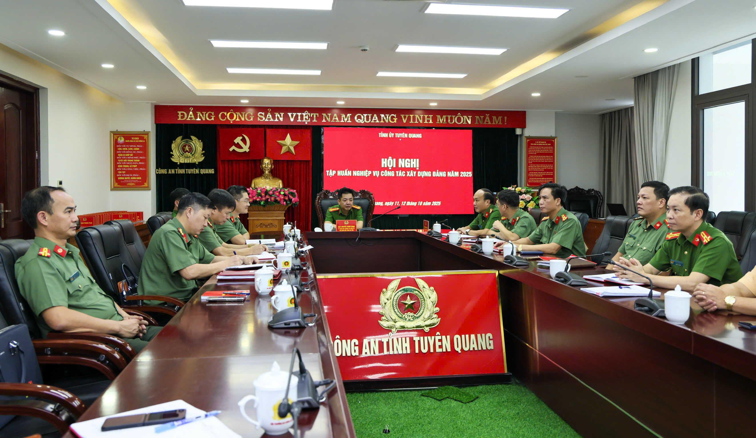 TỈNH UỶ TUYÊN QUANG TỔ CHỨC TẬP HUẤN NGHIỆP VỤ CÔNG TÁC XÂY DỰNG ĐẢNG NĂM 2025
