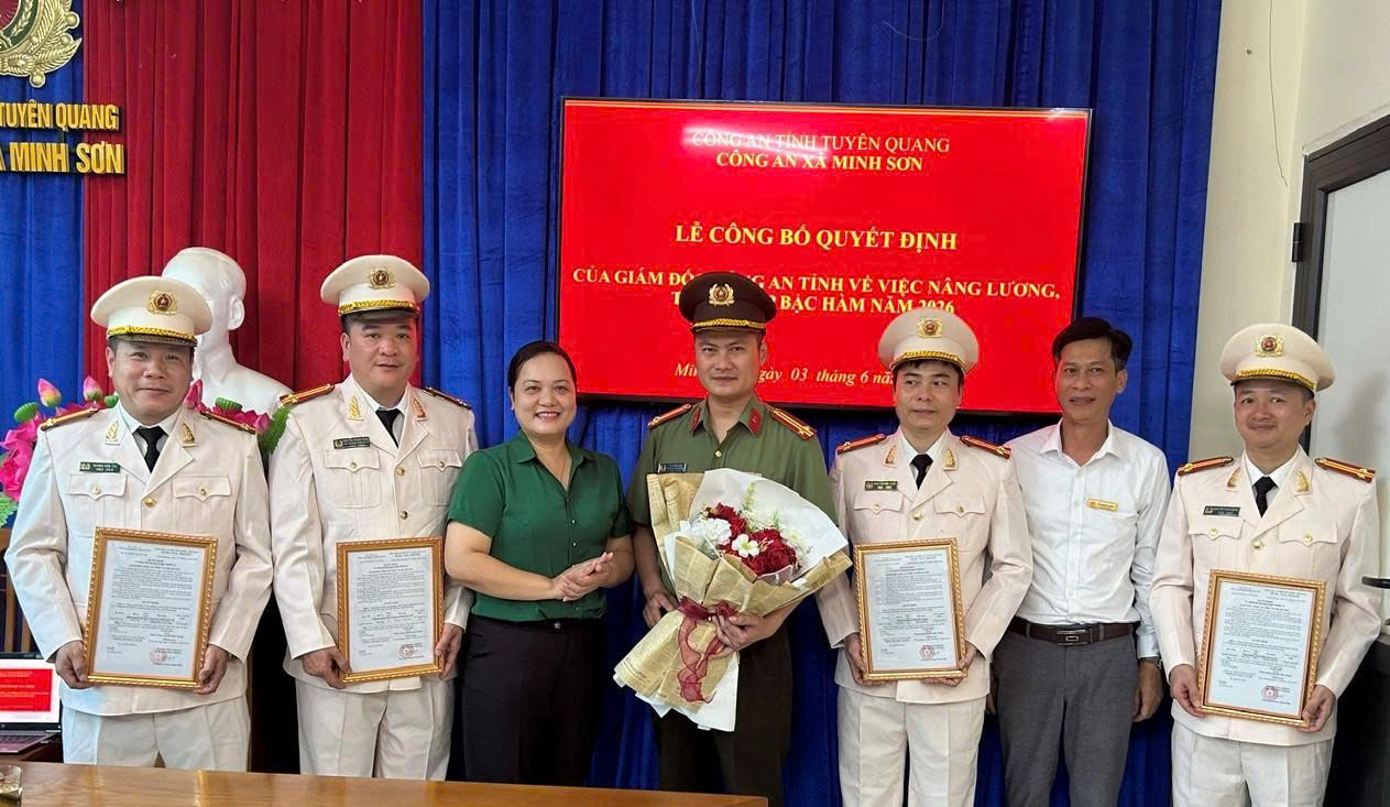 TỔ CHỨC LỄ CÔNG BỐ CÁC QUYẾT ĐỊNH VỀ NÂNG LƯƠNG, THĂNG CẤP BẬC HÀM  NĂM 2026