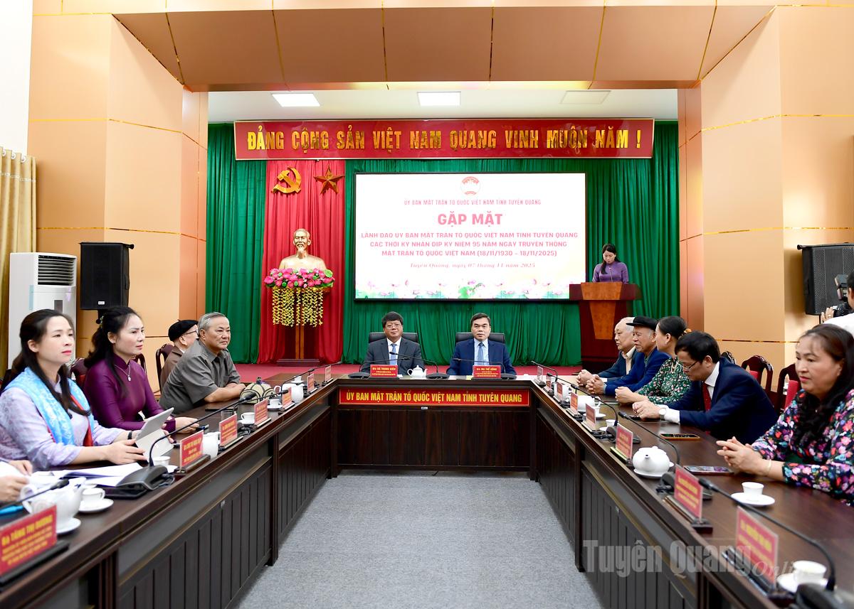 Ủy ban MTTQ Việt Nam tỉnh Tuyên Quang gặp mặt lãnh đạo MTTQ tỉnh các thời kỳ