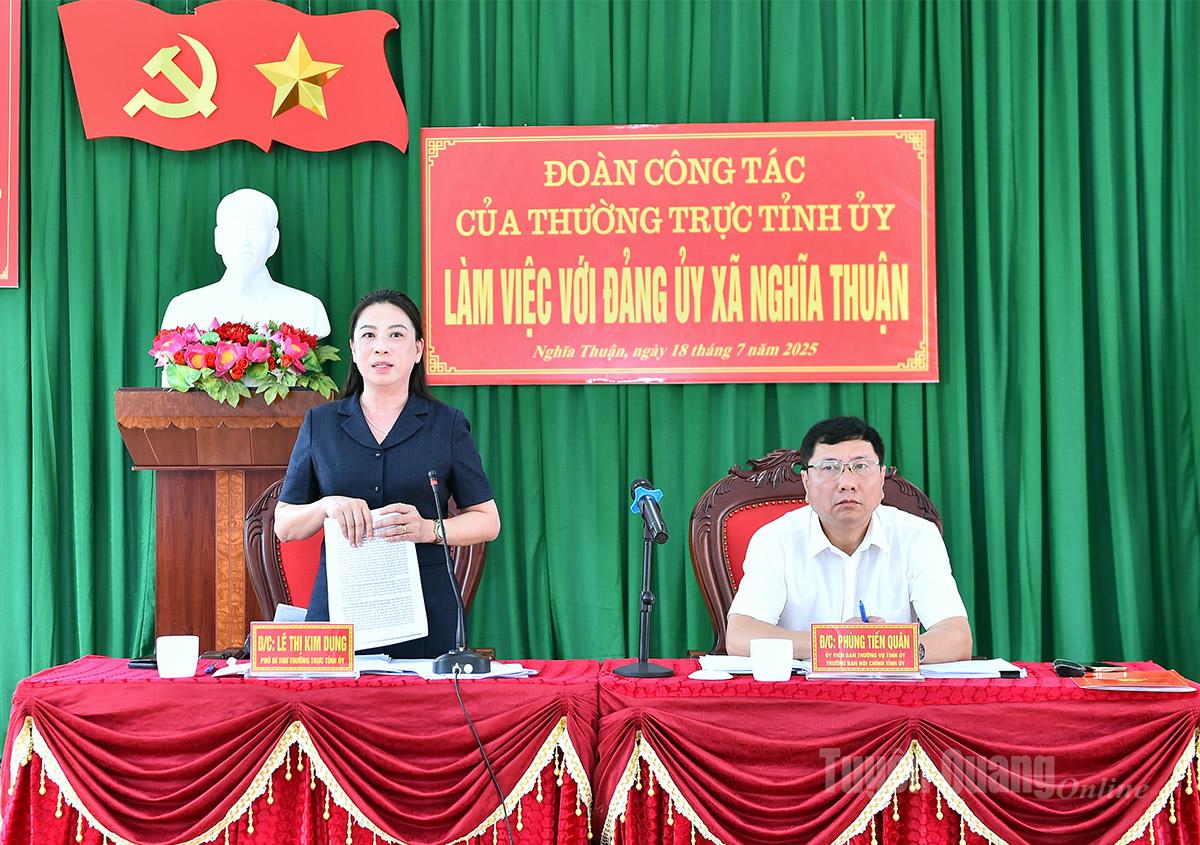 Đồng chí Lê Thị Kim Dung, Phó Bí thư Thường trực Tỉnh ủy làm việc với Đảng ủy xã Nghĩa Thuận