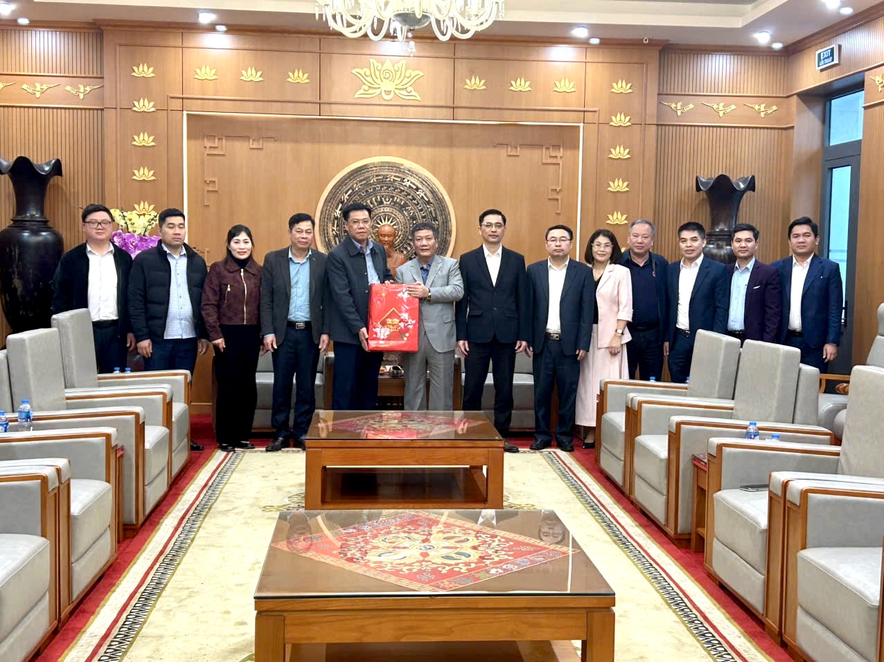 LÃNH ĐẠO XÃ ĐỒNG VĂN, THĂM, CHÚC TẾT VÀ CẢM ƠN XÃ THÀNH TRÌ - HÀ NỘI