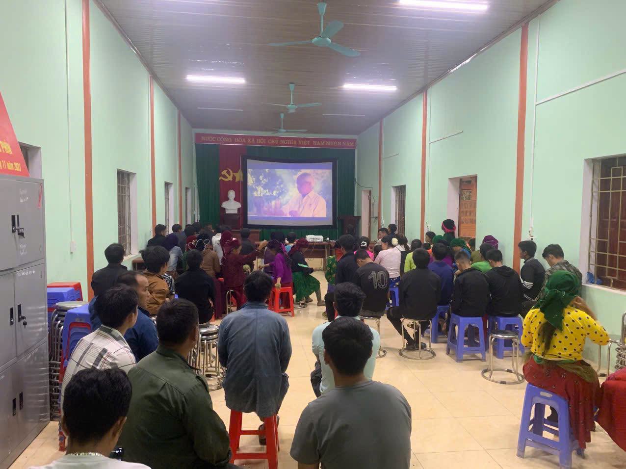 Trung tâm Văn hóa và Điện ảnh tỉnh phối hợp tổ chức “Tuần phim Kỷ niệm 79 năm Ngày Thương binh - Liệt sĩ” tại xã Lũng Phìn