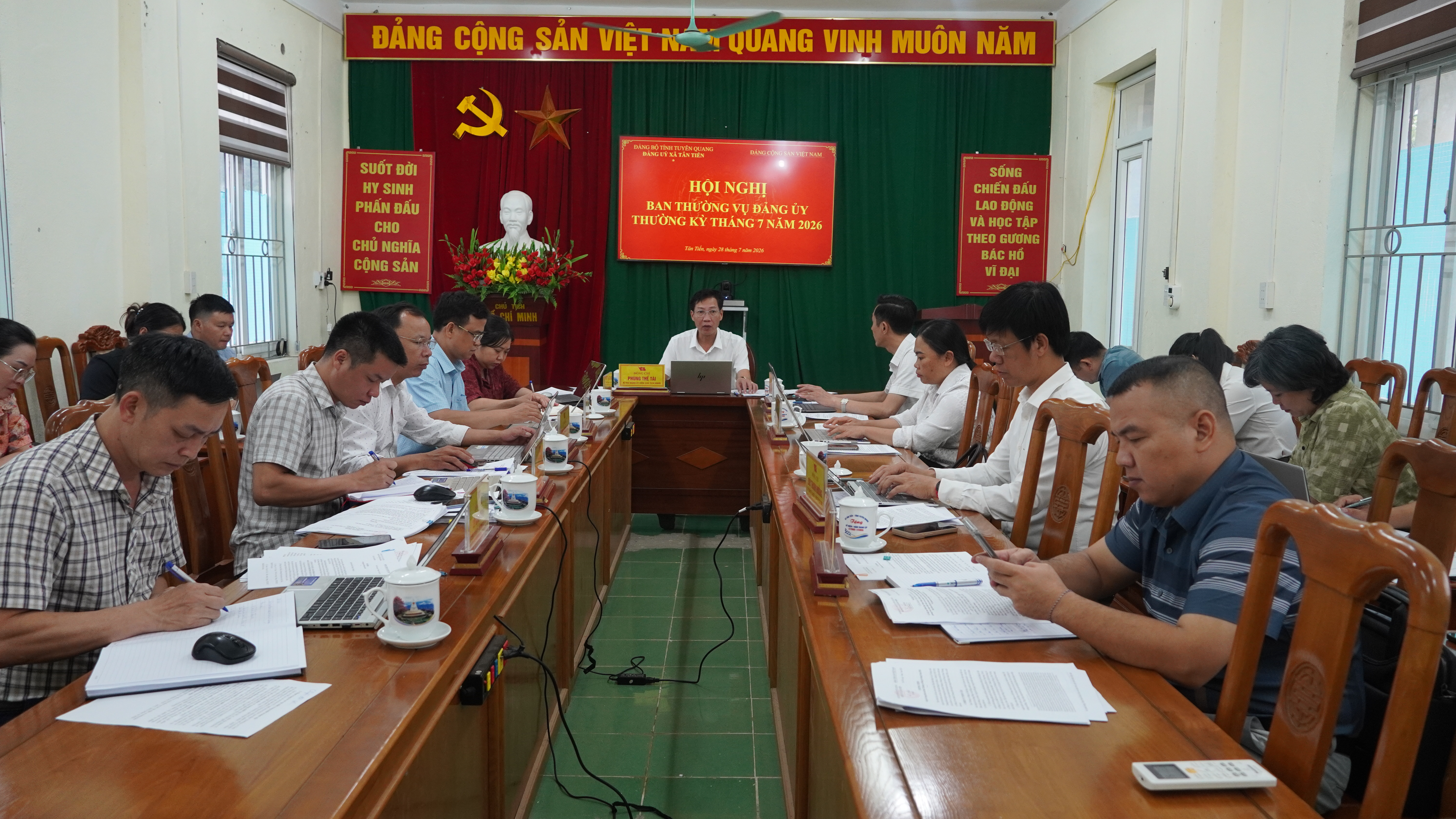 BAN THƯỜNG VỤ ĐẢNG ỦY XÃ TÂN TIẾN HỌP THƯỜNG KỲ THÁNG 7 NĂM 2026
