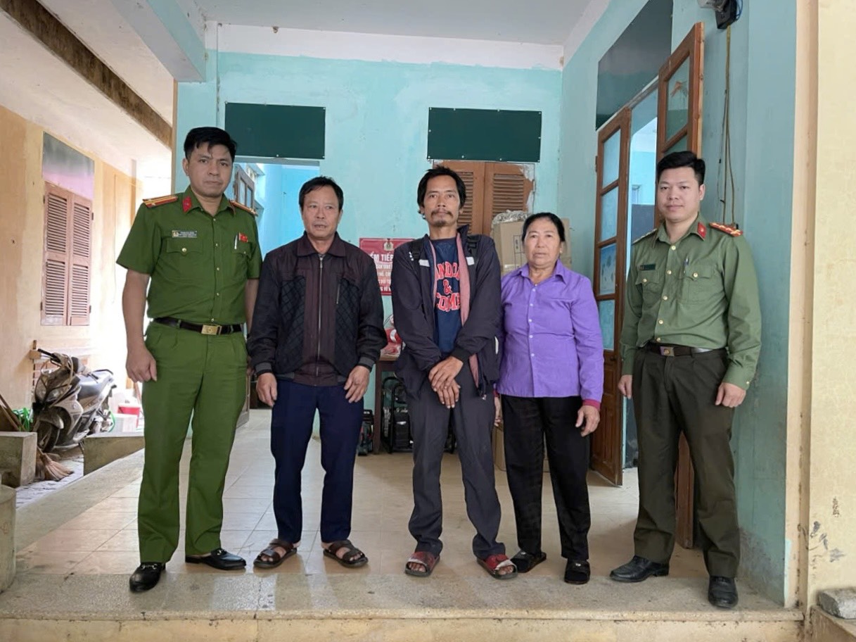 KỊP THỜI GIÚP ĐỠ NGƯỜI BỊ LẠC TÌM LẠI GIA ĐÌNH