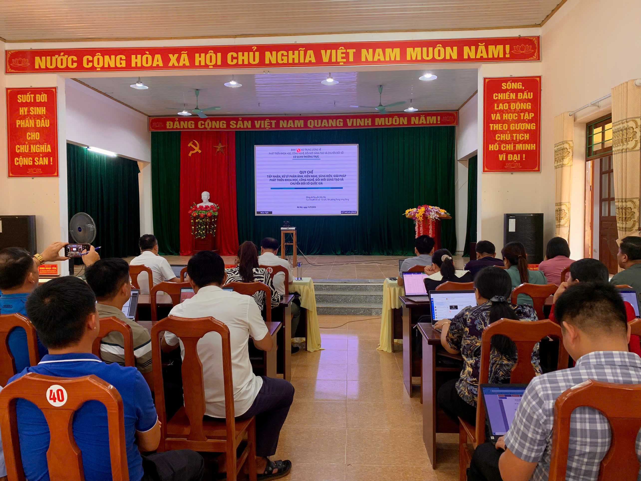 Xã Hòa An tham dự Hội nghị trực tuyến Tập huấn sử dụng Hệ thống tiếp nhận, xử lý phản ánh, kiến nghị, sáng kiến, giải pháp phát triển khoa học, công nghệ, đổi mới sáng tạo và chuyển đổi số