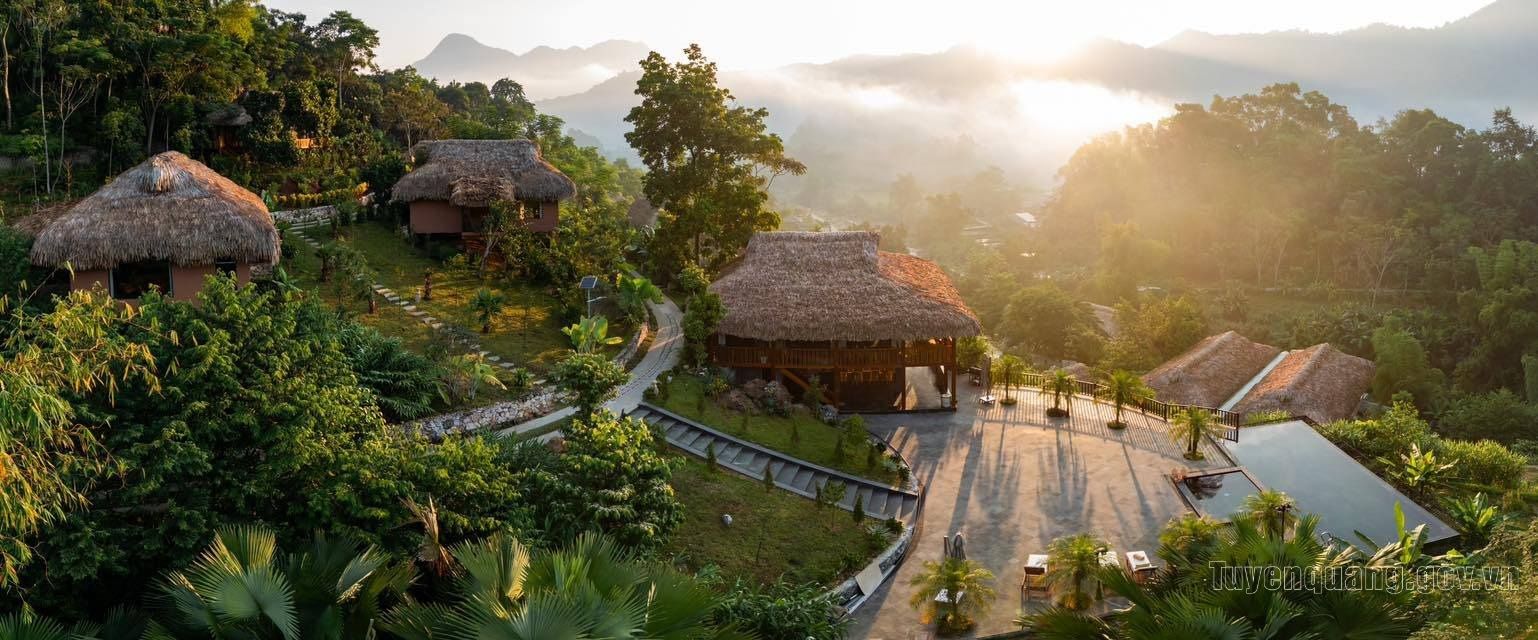 Từ vùng đá xám đến “đá nở hoa” – Hành trình làm du lịch bền vững nơi cực Bắc