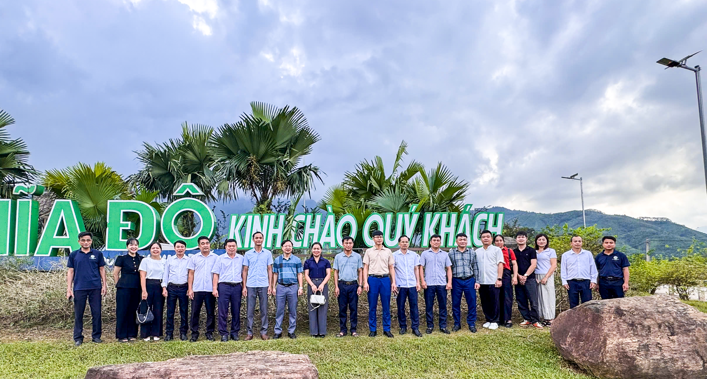 Đoàn công tác xã Quang Bình (Tuyên Quang) học tập kinh nghiệm mô hình Chợ đêm xã Nghĩa Đô (Lào Cai)