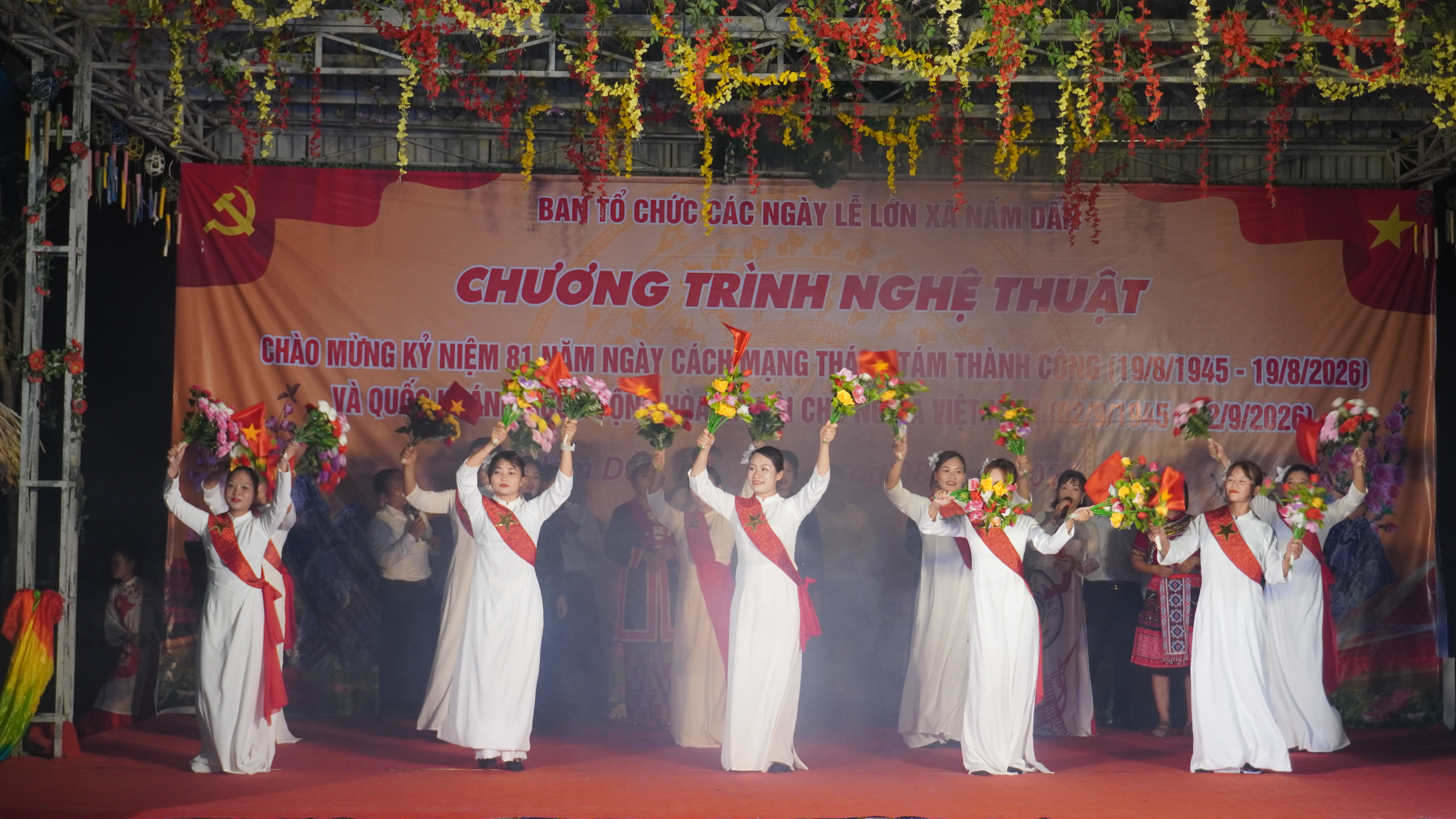 NẤM DẨN TỔ CHỨC CHƯƠNG TRÌNH NGHỆ THUẬT CHÀO MỪNG KỶ NIỆM 81 NĂM CÁCH MẠNG THÁNG TÁM VÀ QUỐC KHÁNH 2/9