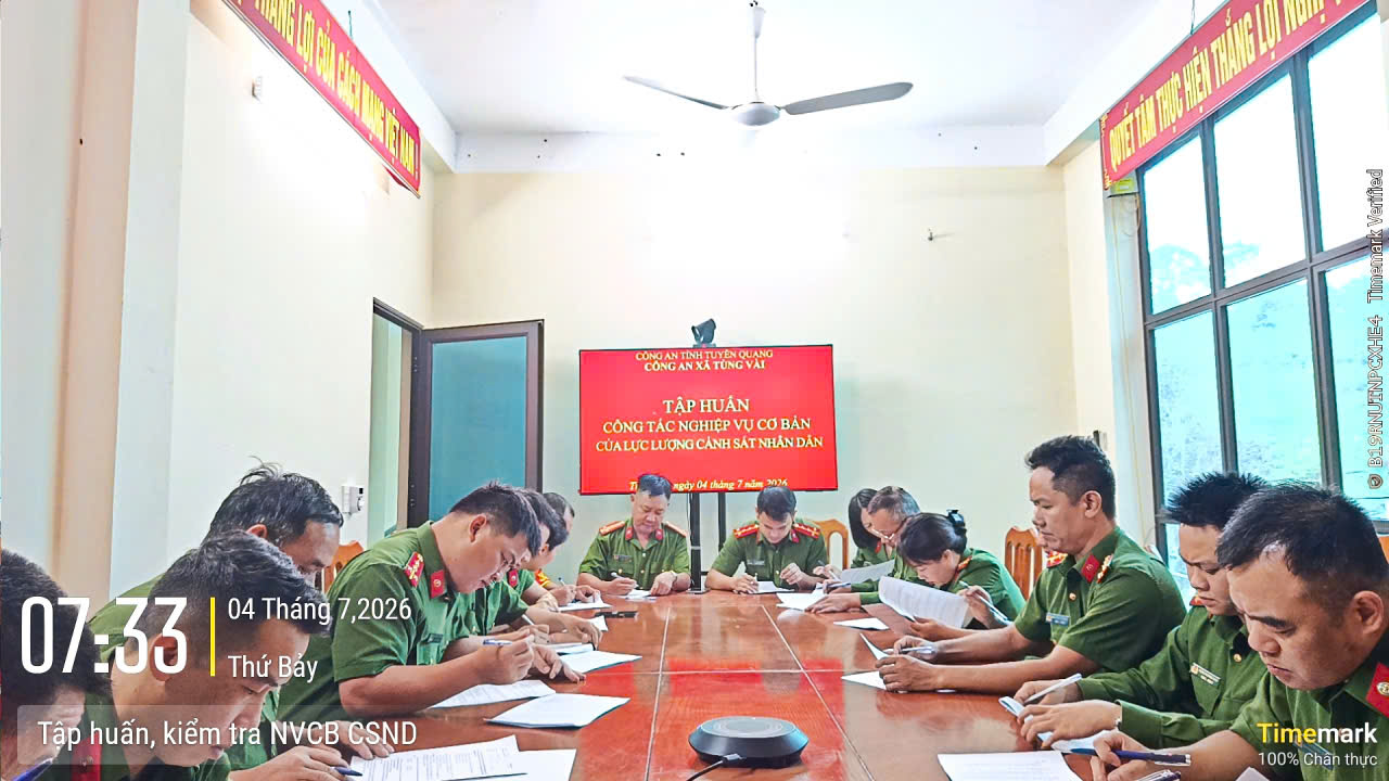 CÔNG AN XÃ TÙNG VÀI TẬP HUẤN VÀ KIỂM TRA NGHIỆP VỤ CƠ BẢN CHO CÁN BỘ, CHIẾN SĨ