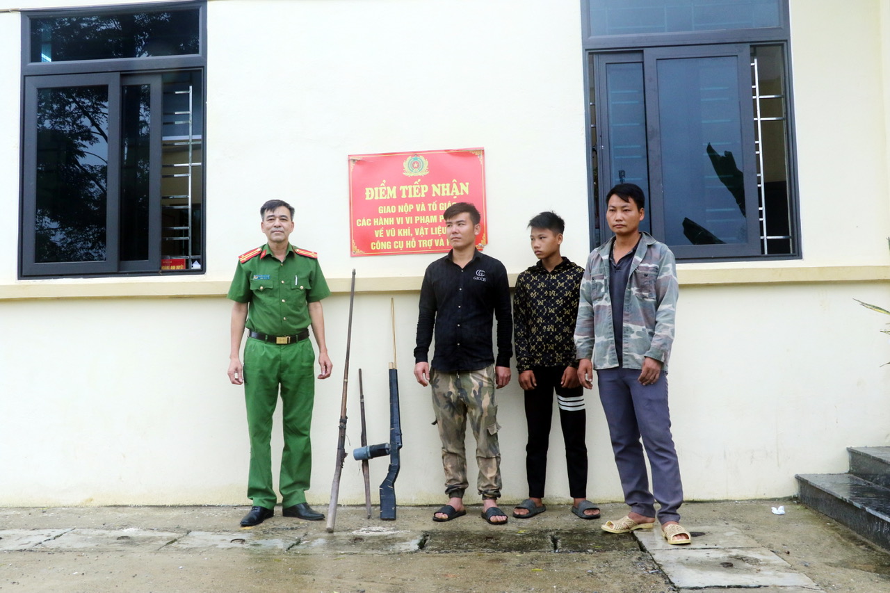 CÔNG AN XÃ BẰNG HÀNH THAM MƯU TỔ CHỨC LỄ PHÁT ĐỘNG TRIỂN KHAI ĐỢT CAO ĐIỂM TUYÊN TRUYỀN, VẬN ĐỘNG GIAO NỘP VŨ KHÍ, VẬT LIỆU NỔ, CÔNG CỤ HỖ TRỢ VÀ PHÁO