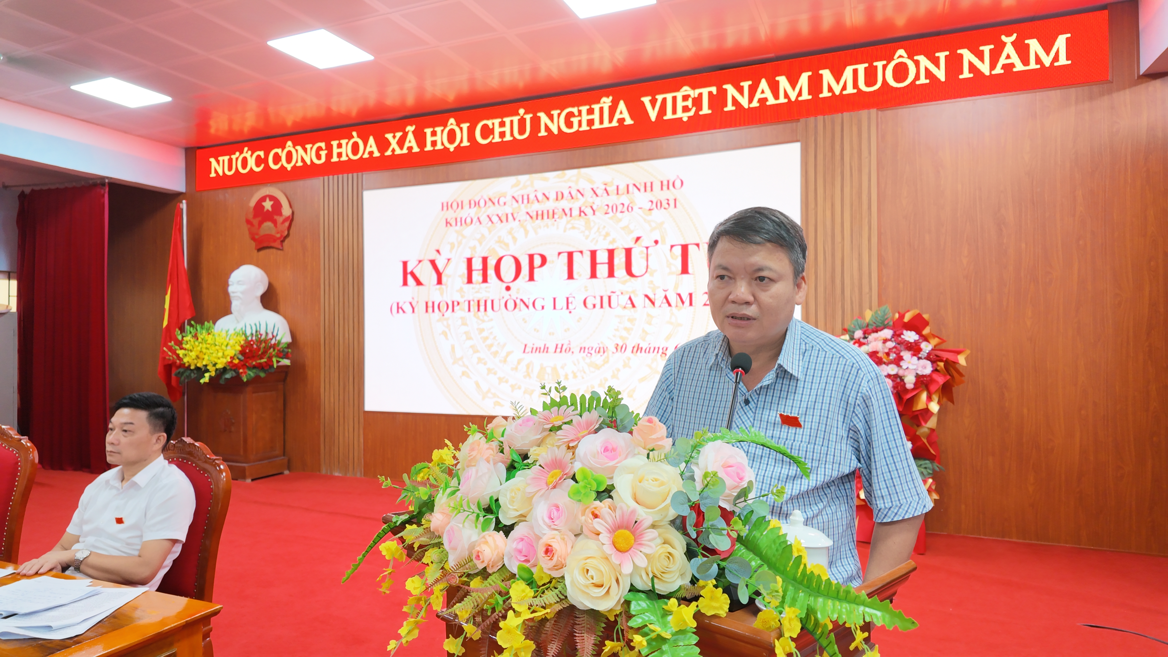 Kỳ họp 8.JPG