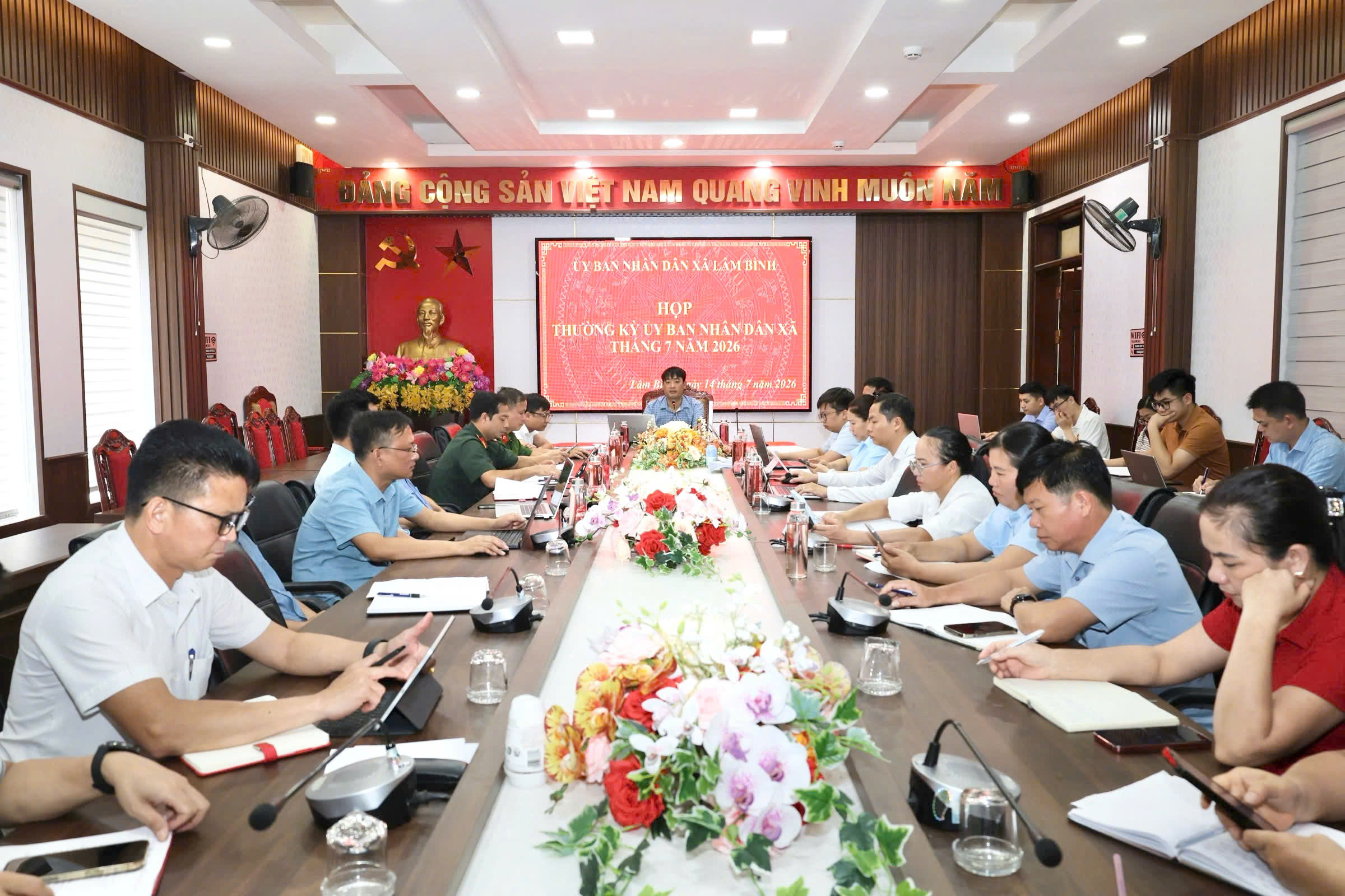 Họp thường kỳ thành viên UBND xã tháng 7 năm 2026