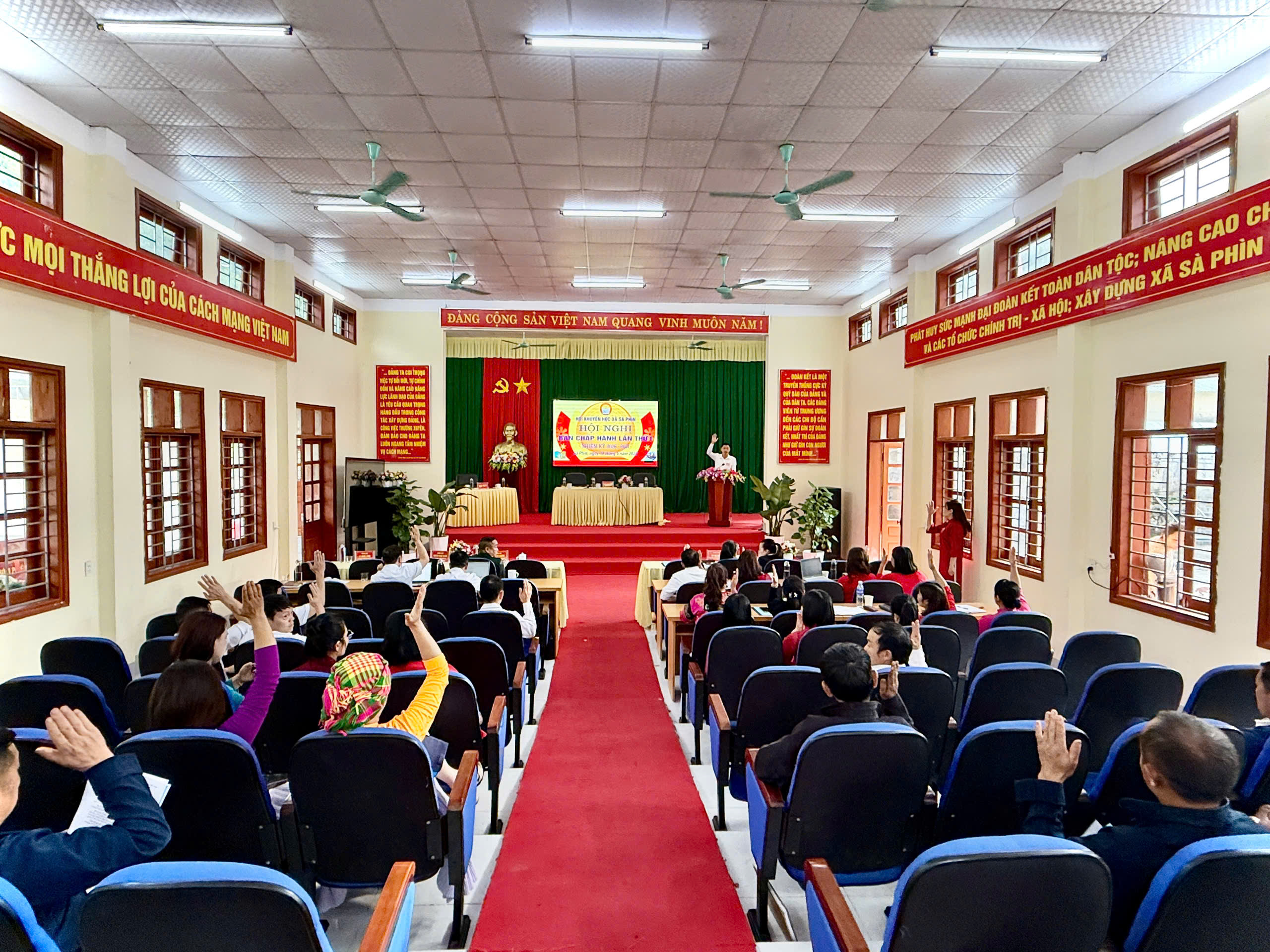 ảnh hội trường.jpg