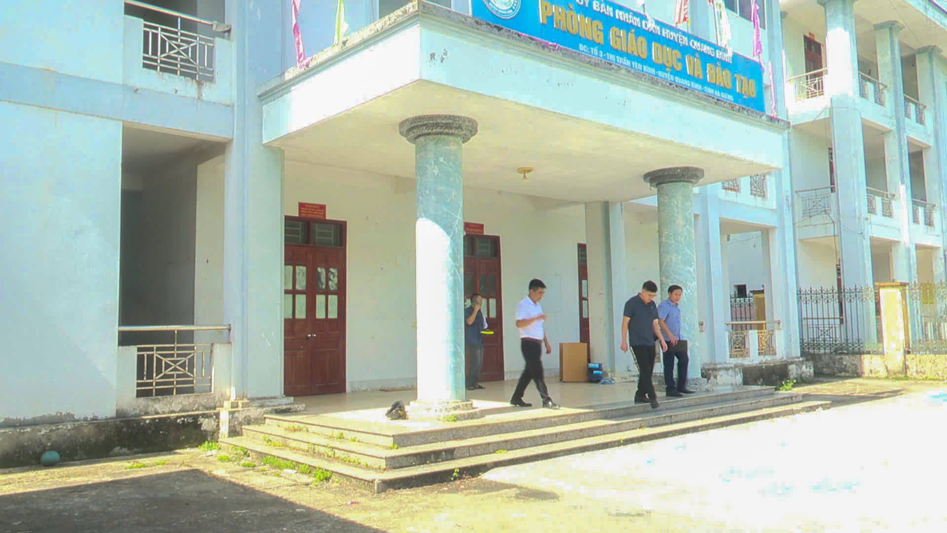 UBND XÃ QUANG BÌNH LÀM VIỆC VỚI ĐOÀN THANH TRA CHUYÊN ĐỀ TỈNH TUYÊN QUANG VỀ QUẢN LÝ, SỬ DỤNG CƠ SỞ NHÀ, ĐẤT DÔI DƯ SAU SẮP XẾP