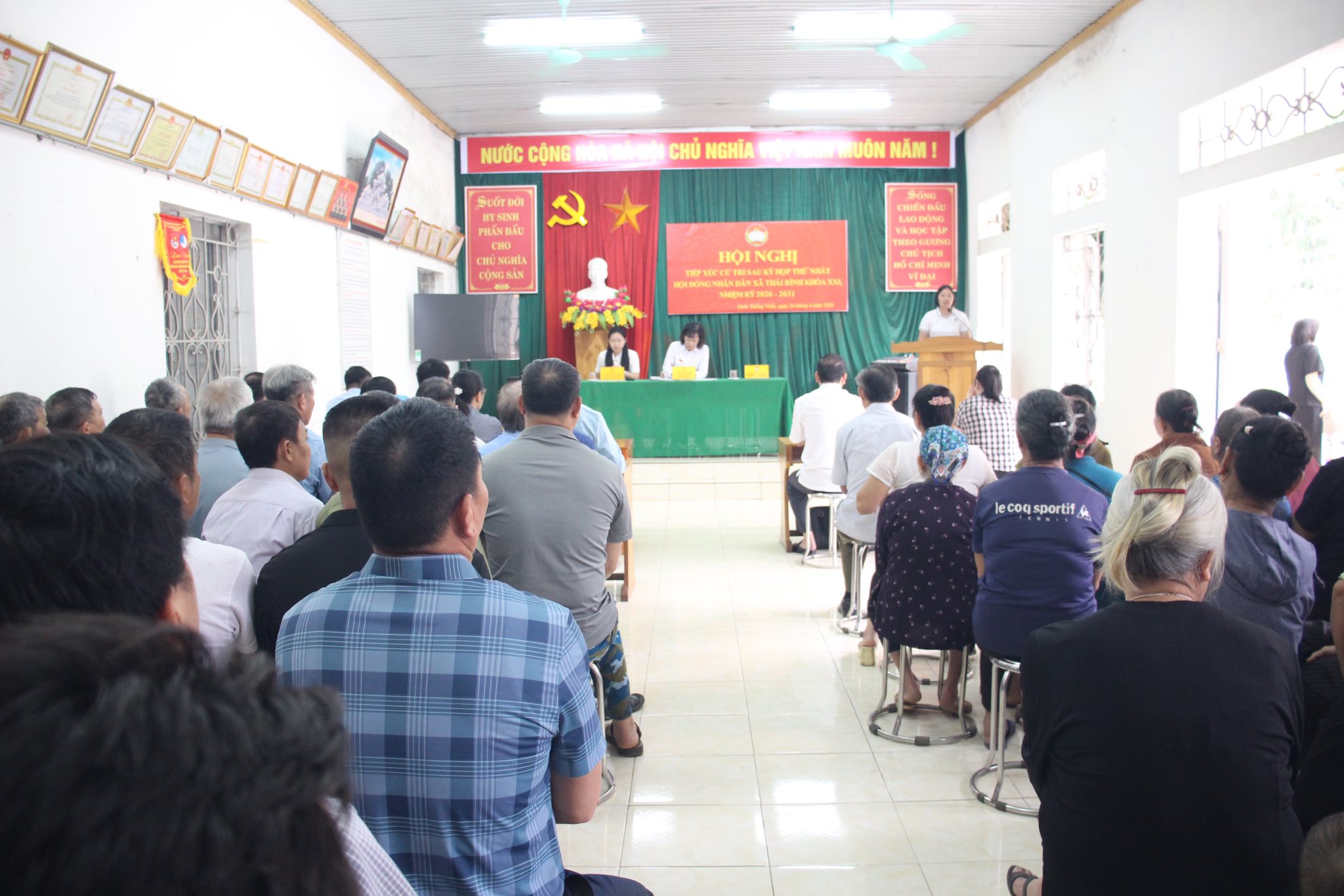 Tổ đại biểu HĐND xã Thái Bình tổ chức hội nghị tiếp xúc cử tri tại thôn Thống Nhất 
