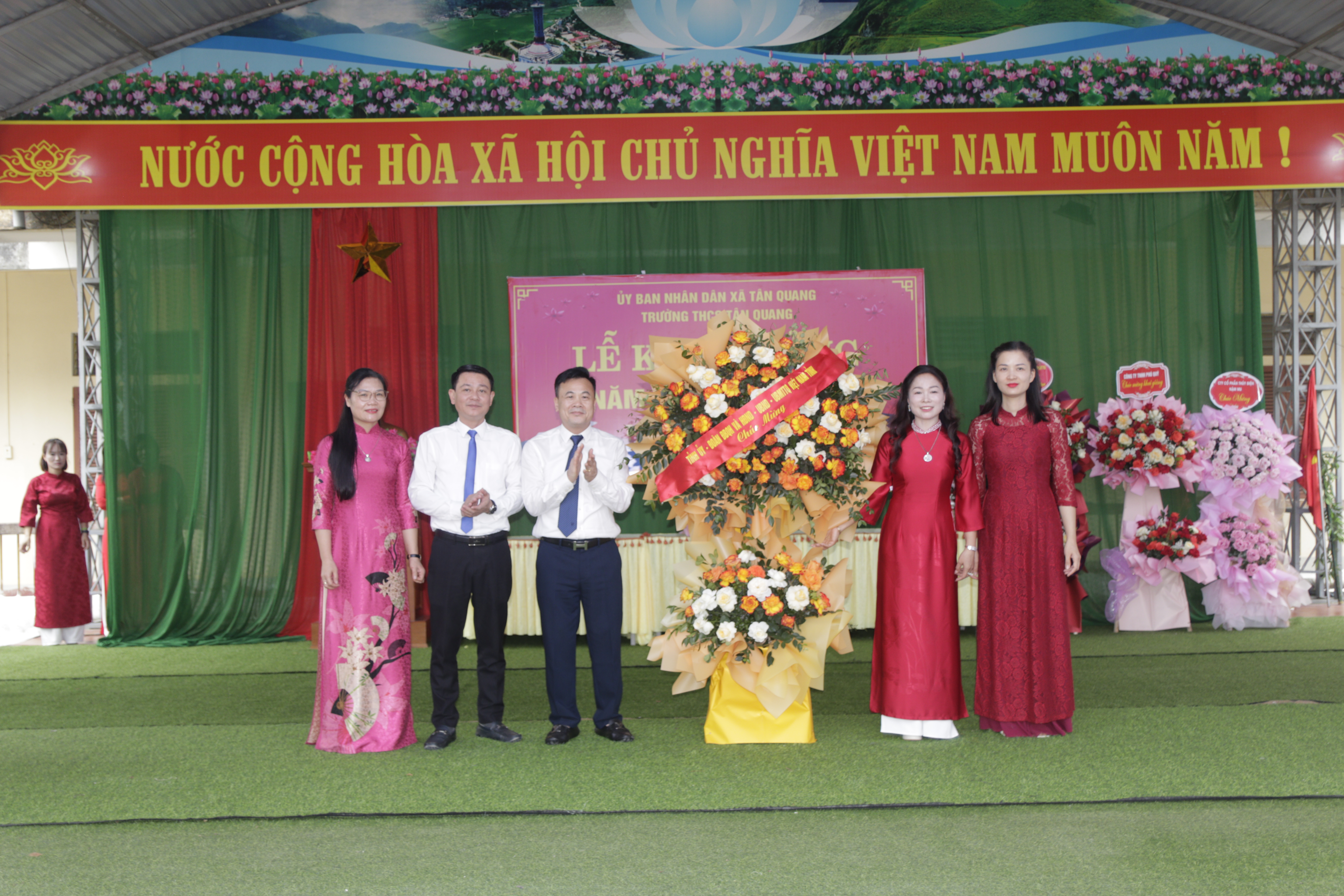 Trường THCS Tân Quang khai giảng năm học mới 2026-2027