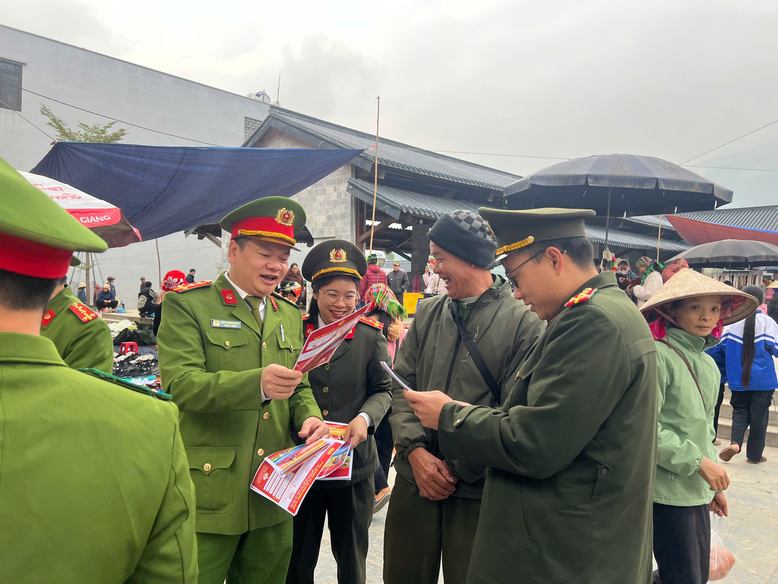 Thực hiện Kế hoạch số 338/KH-CAP-TH, ngày 11/12/2025 của Công an phường Hà Giang 1 mở đợt cao điểm tấn công, trấn áp tội phạm, đảm bảo an ninh, trật tự, bảo vệ tuyệt đối an ninh, an toàn Đại hội đại biểu toàn quốc lần thứ XIV của Đảng, bầu cử đại biểu Quốc hội khoá XVI Hội đồng nhân dân các cấp nhiệm kỳ 2026 - 2031 và Tết nguyên đán  Bính Ngọ năm 2026.