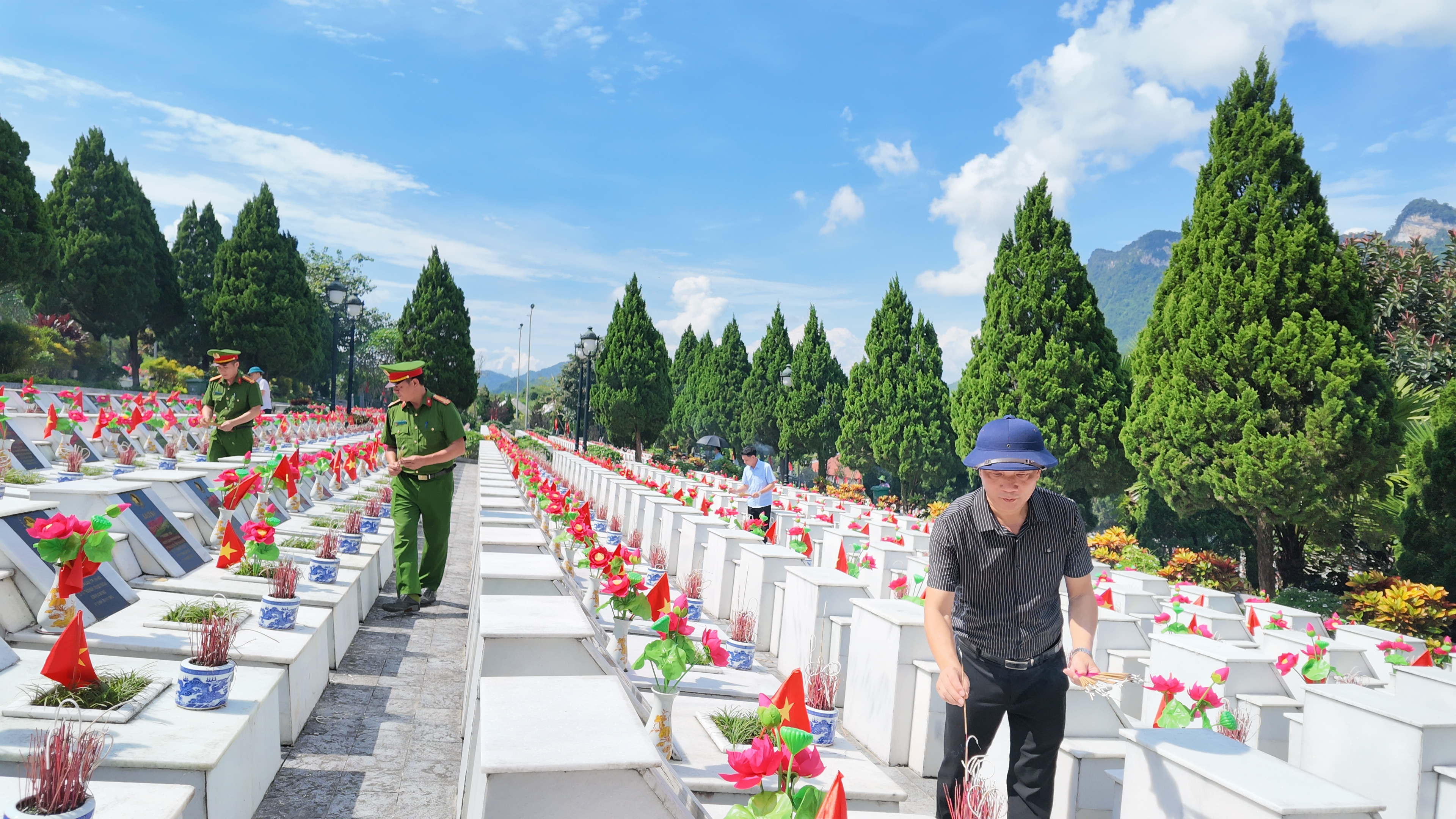 Viếng NT 14.JPG