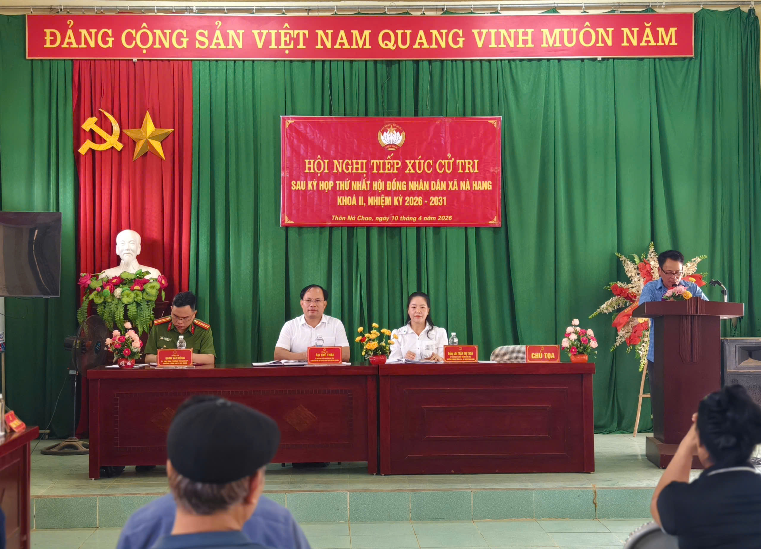 Tổ đại biểu số 03 HĐND xã Nà Hang tiếp xúc cử tri thôn Nà Chao