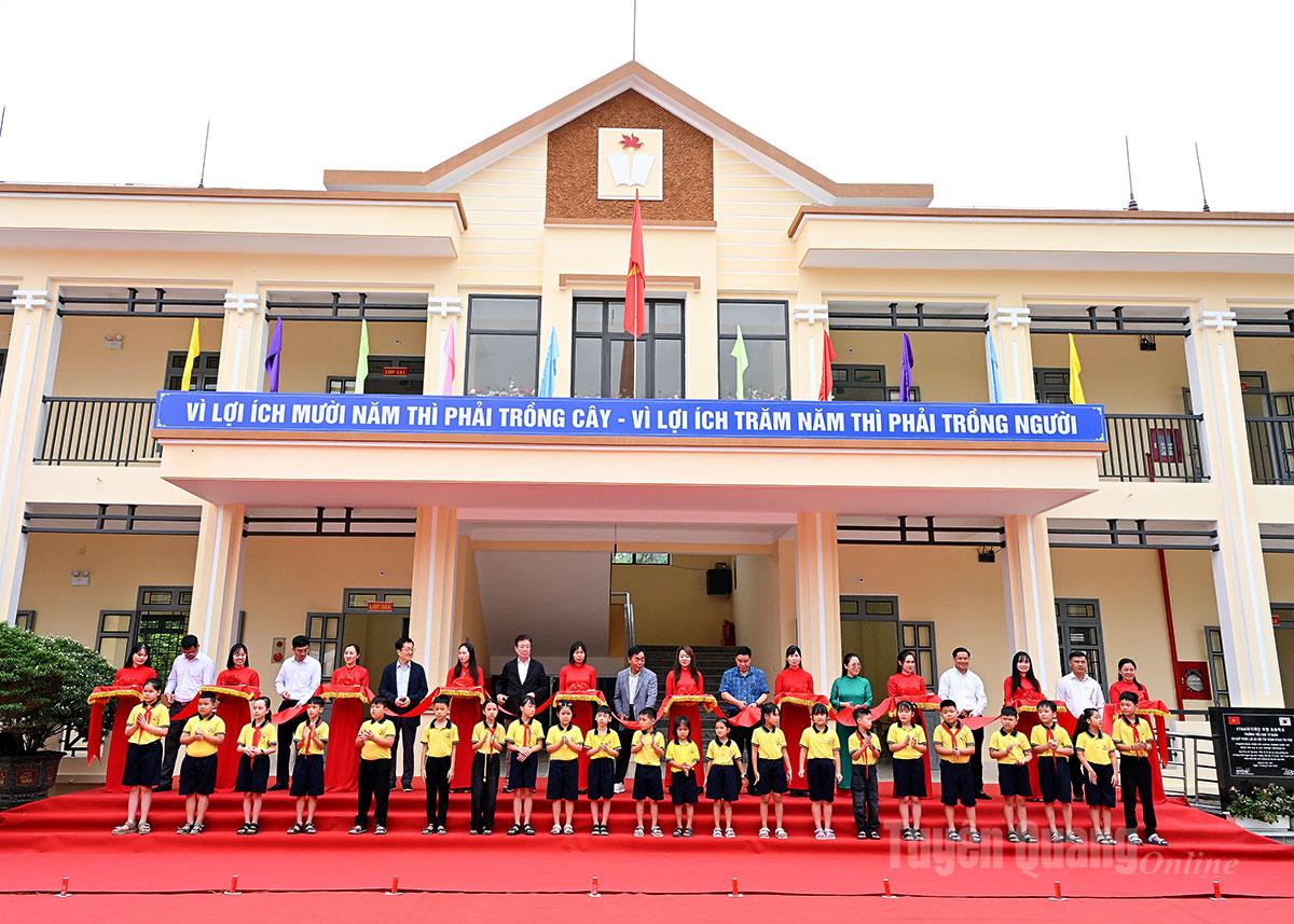 Khánh thành công trình nhà lớp học trường Tiểu học Tứ Quận
