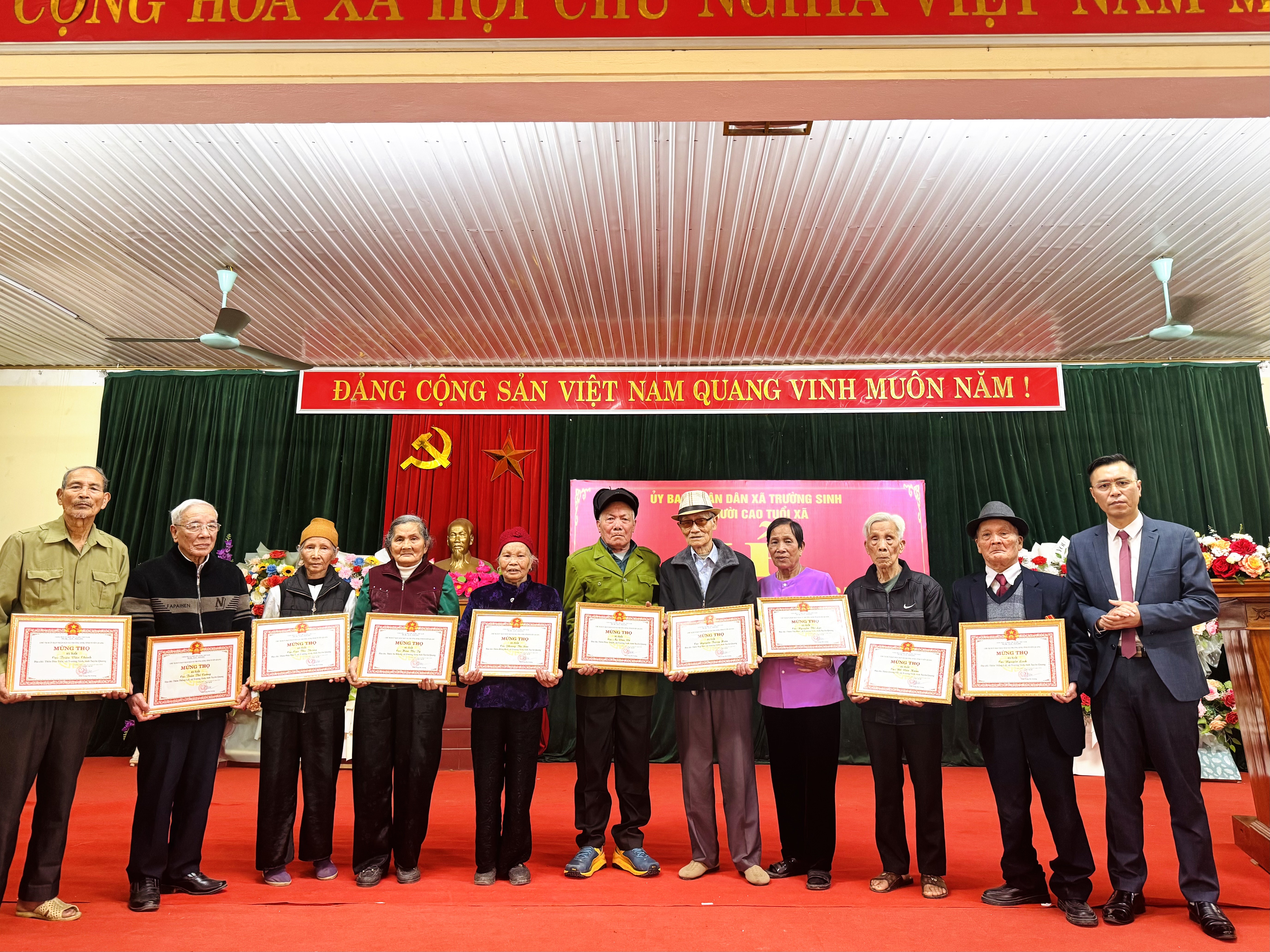 Ủy ban nhan dân xã Trường Sinh tổ chức chúc thọ, mừng thọ Người cao tuổi trên địa bàn xã năm 2026