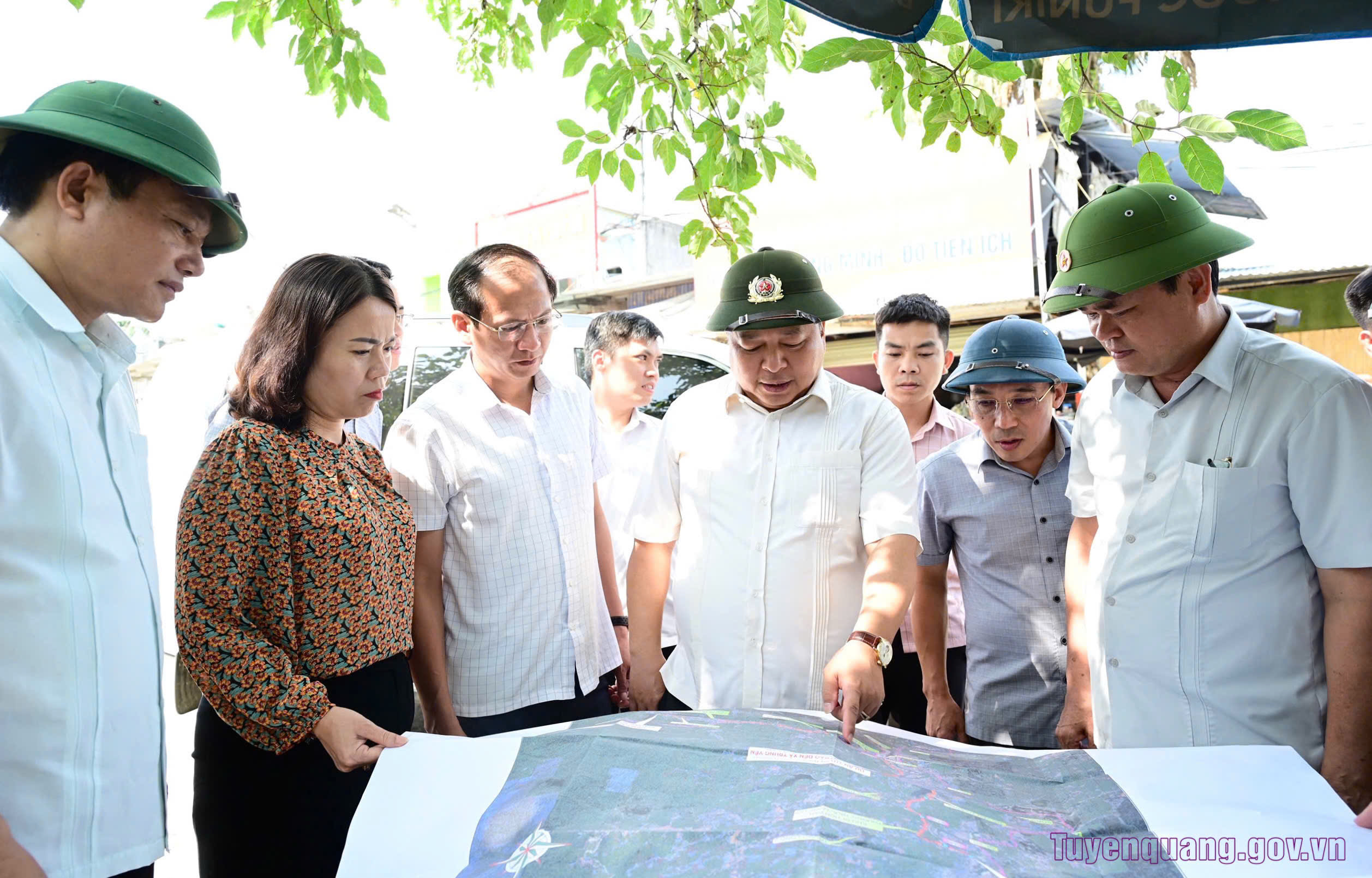 Chủ tịch UBND tỉnh Phan Huy Ngọc kiểm tra công tác chuẩn bị dự án cải tạo, nâng cấp tuyến đường từ xã Tân Trào đến xã Trung Yên (cũ)
