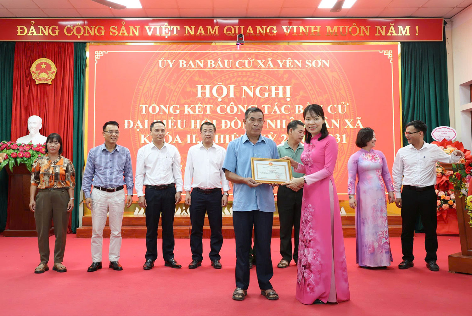 Bí thư chi bộ tiêu biểu trong học và làm theo Bác