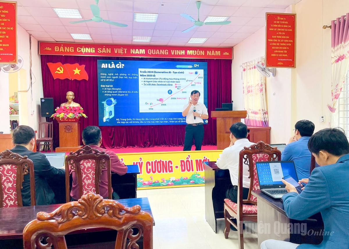 Tập huấn ứng dụng trí tuệ nhân tạo trong công vụ và chuyển đổi số cho cán bộ xã Minh Tân