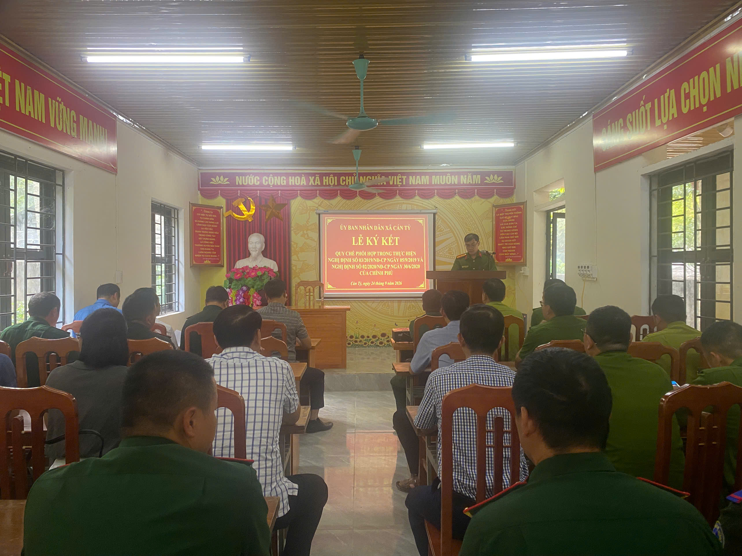 UBND XÃ CÁN TỶ TỔ CHỨC LỄ KÝ KẾT QUY CHẾ PHỐI HỢP GIỮA CÁC LỰC LƯỢNG
