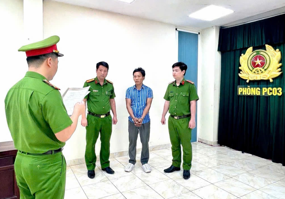 KHỞI TỐ ĐỐI TƯỢNG GÂY Ô NHIỄM MÔI TRƯỜNG” VỚI KHỐI LƯỢNG CHẤT THẢI TRÊN 500 TẤN