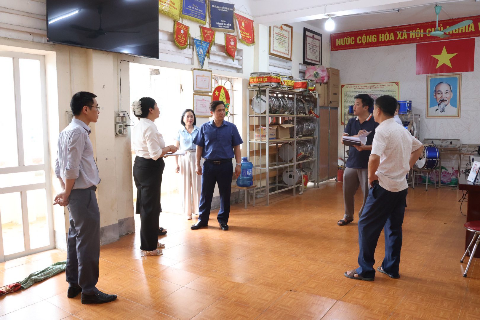 Đồng chí Hà Minh Mẫn kiểm tra công tác chuẩn bị cơ sở vật chất tại các trường học