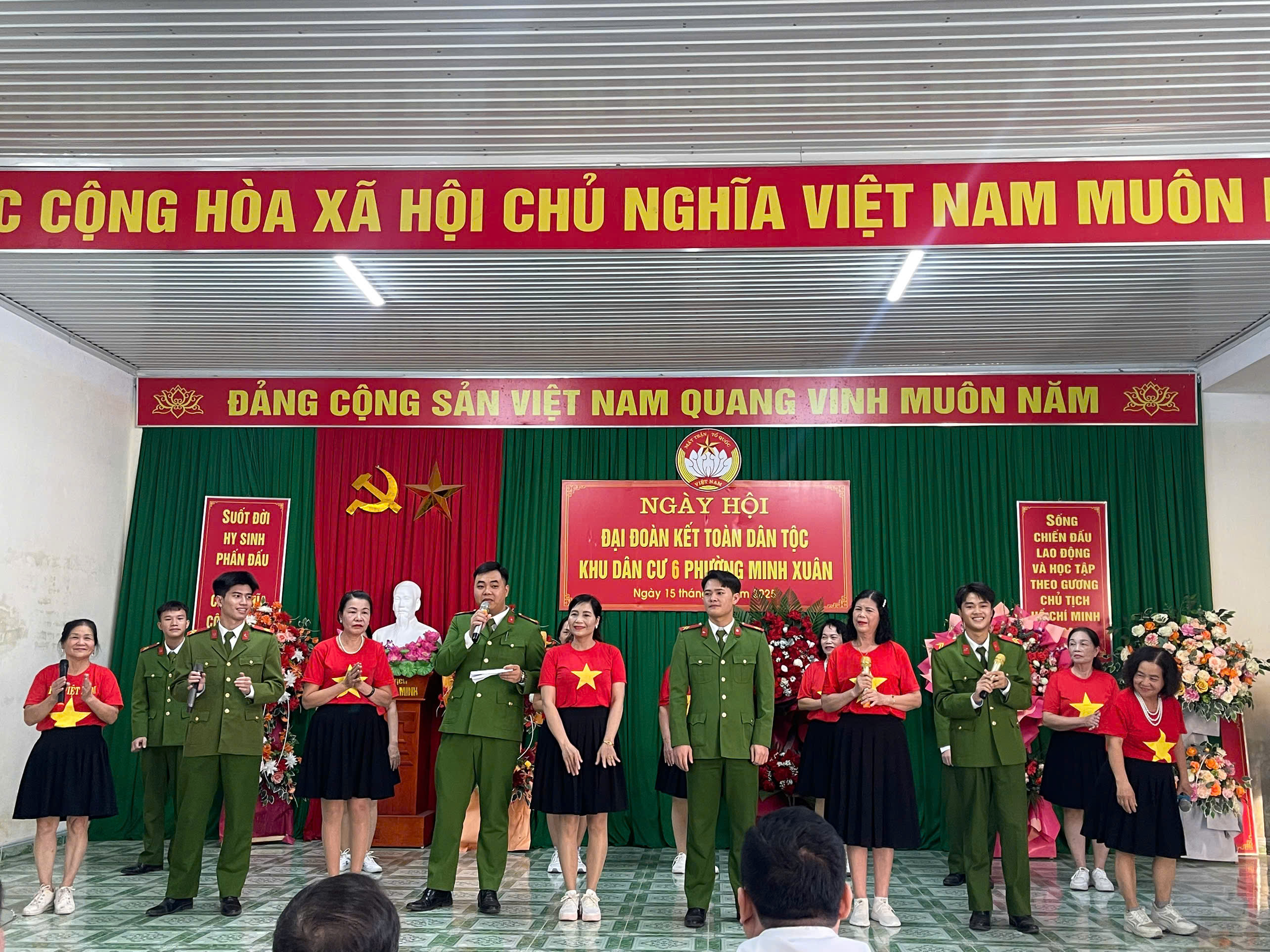 Thắm tình quân dân trong Ngày hội Đại đoàn kết toàn dân tộc