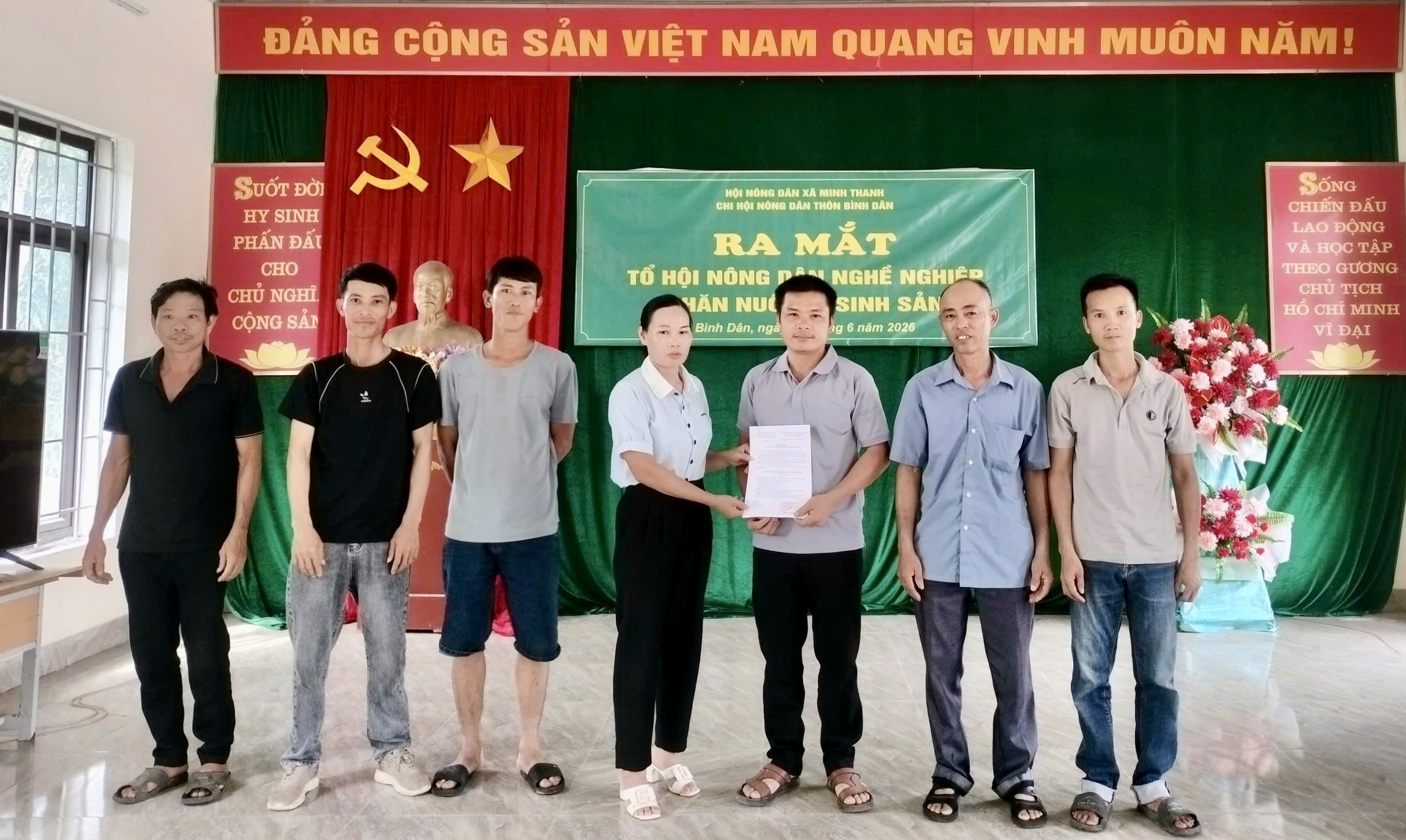 Ra mắt Tổ hội nghề nghiệp chăn nuôi dê sinh sản tại thôn Bình Dân