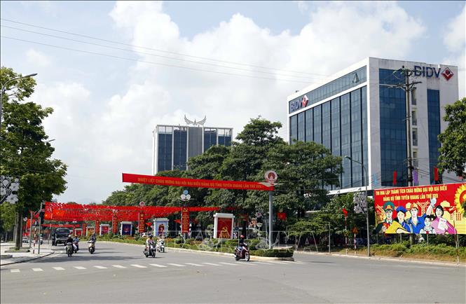 Tuyên truyền người bán hàng lưu động, nhà hàng, khách sạn, nhà nghỉ niêm yết công khai giá và thực hiện Bộ Quy tắc ứng xử xây dựng văn hóa phường Minh Xuân trong thời gian diễn ra Lễ hội Thành Tuyên năm 2025