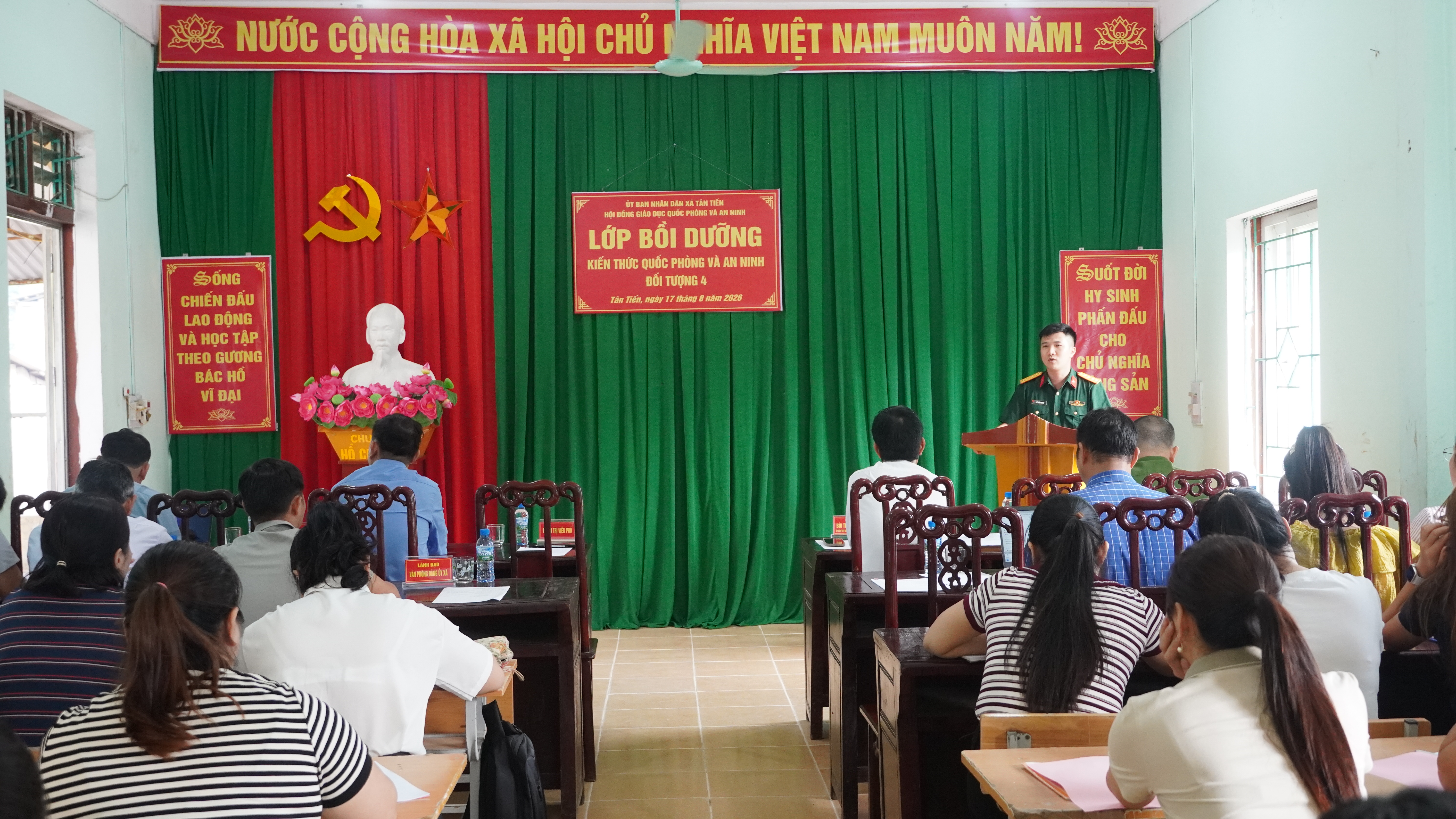 TÂN TIẾN KHAI MẠC LỚP BỒI DƯỠNG KIẾN THỨC QUỐC PHÒNG VÀ AN NINH ĐỐI TƯỢNG 4 NĂM 2026