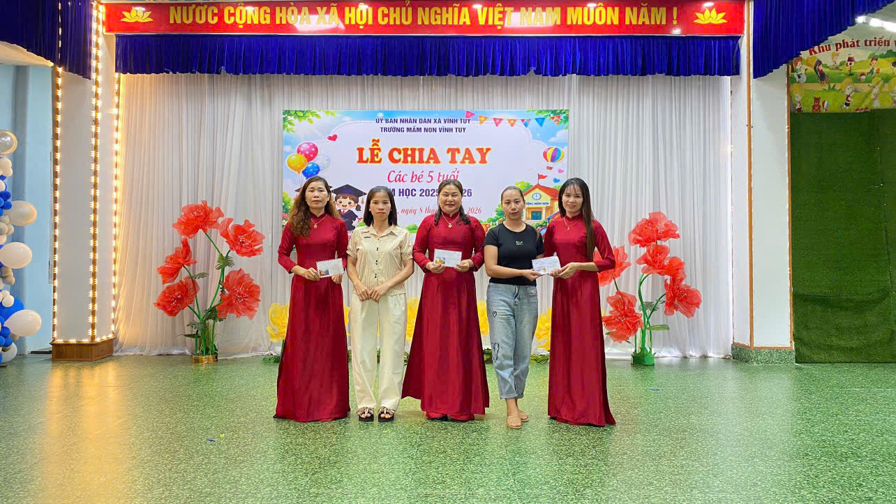 Lễ chia tay trẻ 5 tuổi 6.jpg