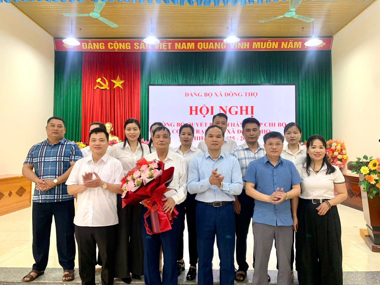 Đảng uỷ xã Đông Thọ tổ chức Lễ công bố Quyết định thành lập chi bộ Trạm Y tế xã.