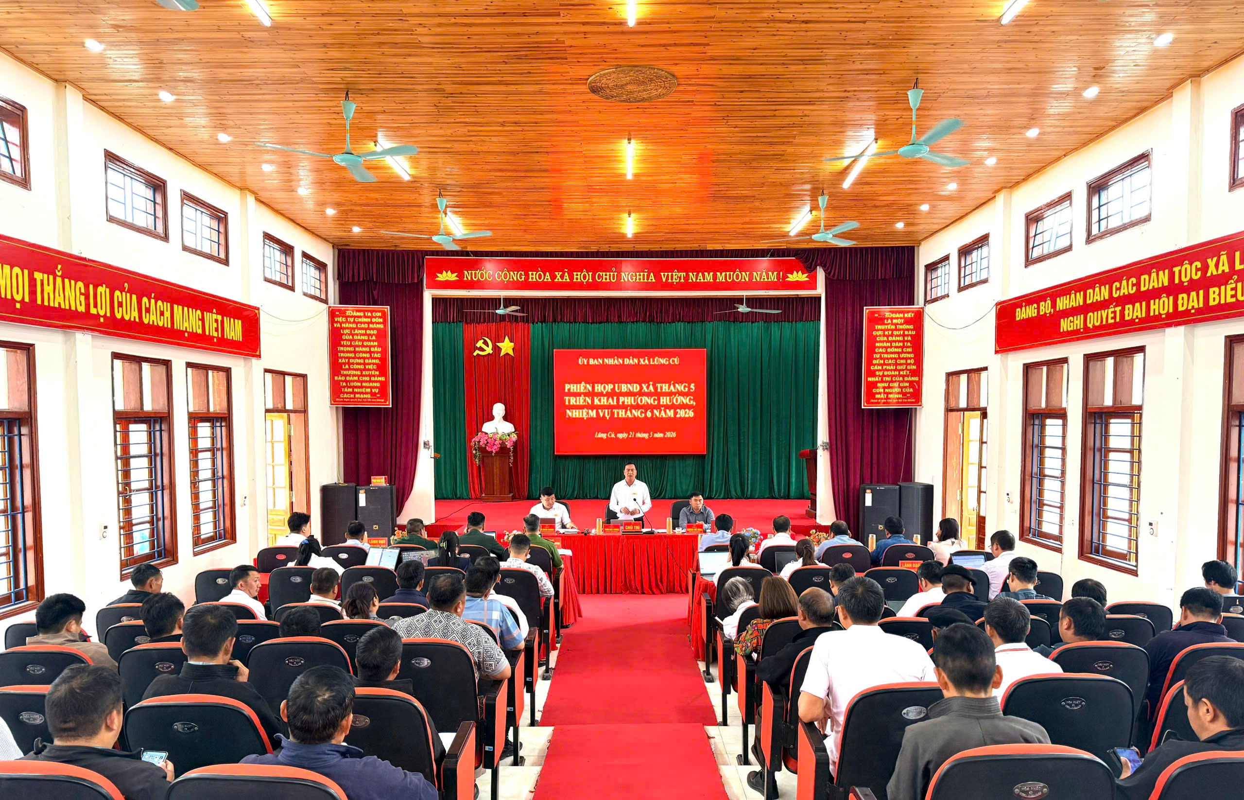 PHIÊN HỌP UBND XÃ LŨNG CÚ THƯỜNG KỲ THÁNG 5 NĂM 2026