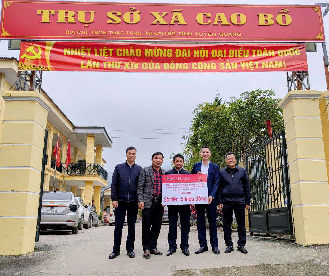 AGRIBANK Chi nhánh vị xuyên trao tặng kinh phí an sinh xã hội tại xã Cao Bồ