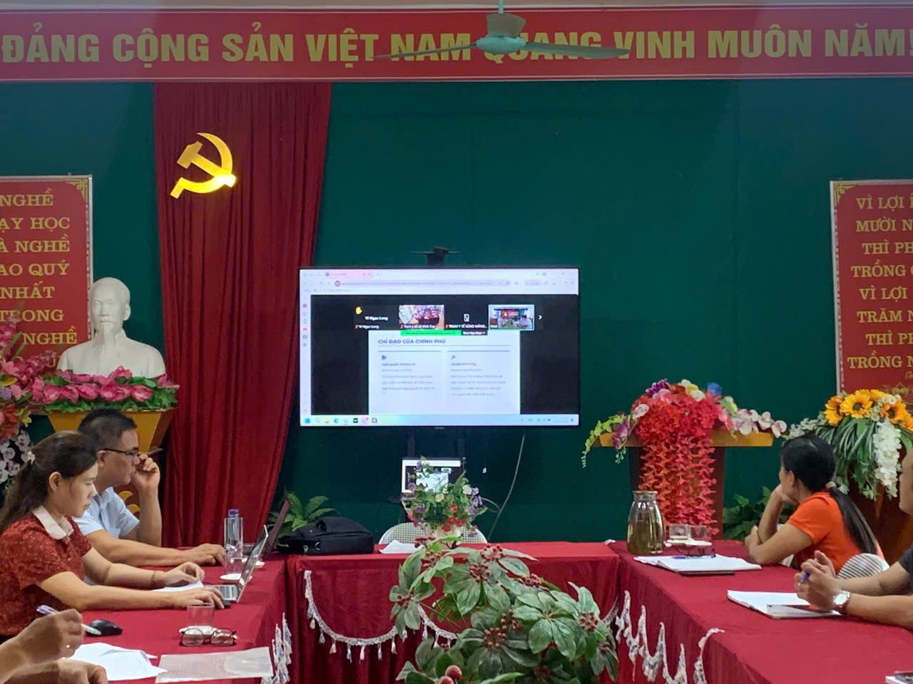 Trạm y tế tập huấn qua zom ngày 30 th 7 s Giang.jpg