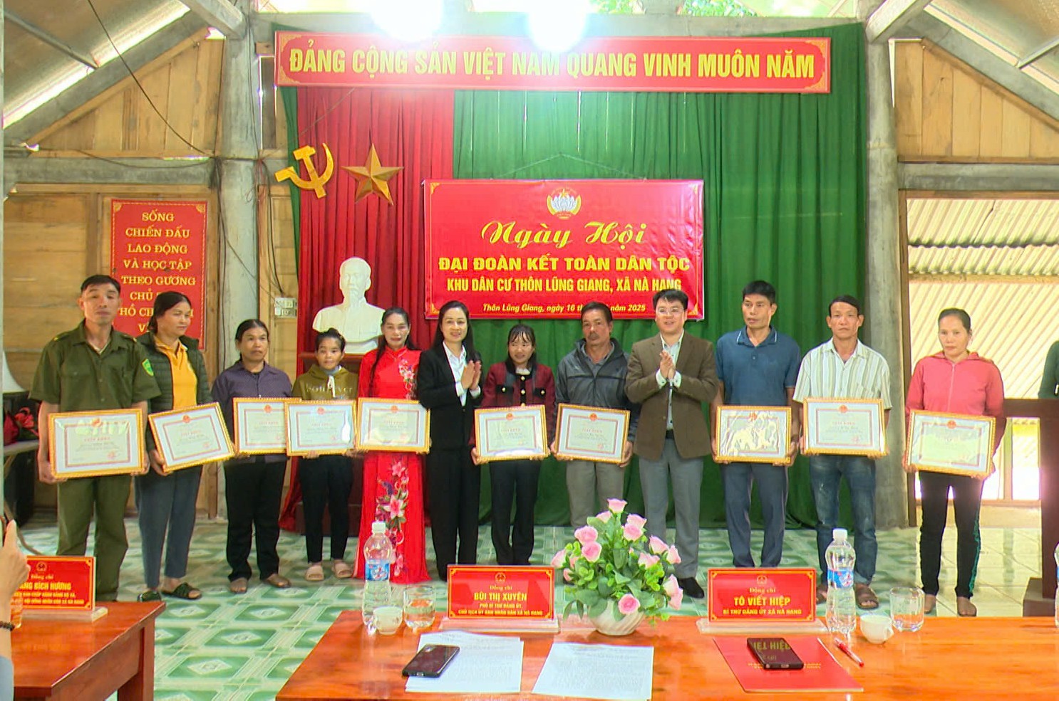 Thôn Lũng Giang tổ chức Ngày hội Đại đoàn kết toàn dân tộc năm 2025