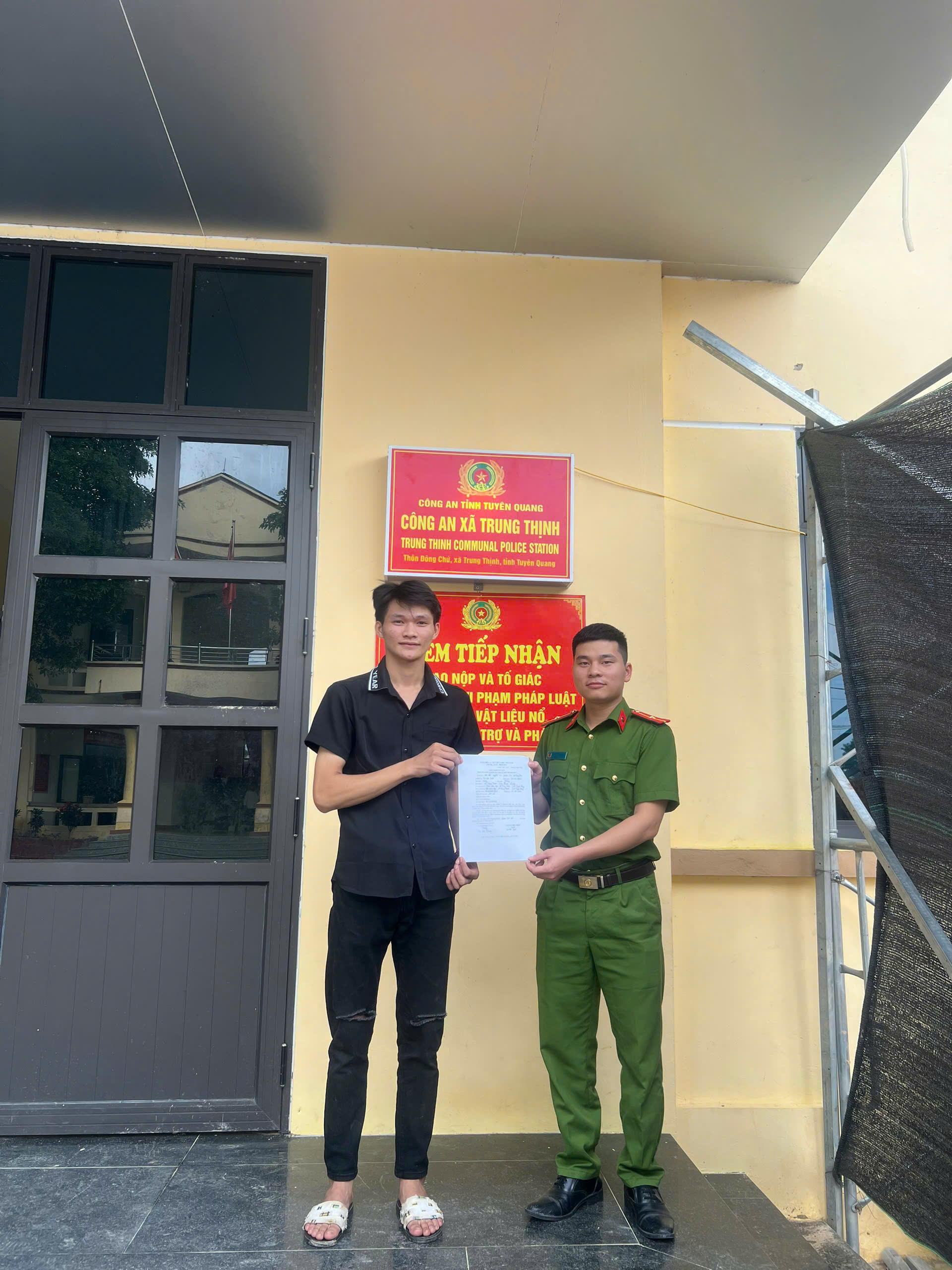 KIÊN TRÌ THEO ĐUỔI ƯỚC MƠ KHOÁC LÊN MÌNH MÀU ÁO CÔNG AN NHÂN DÂN