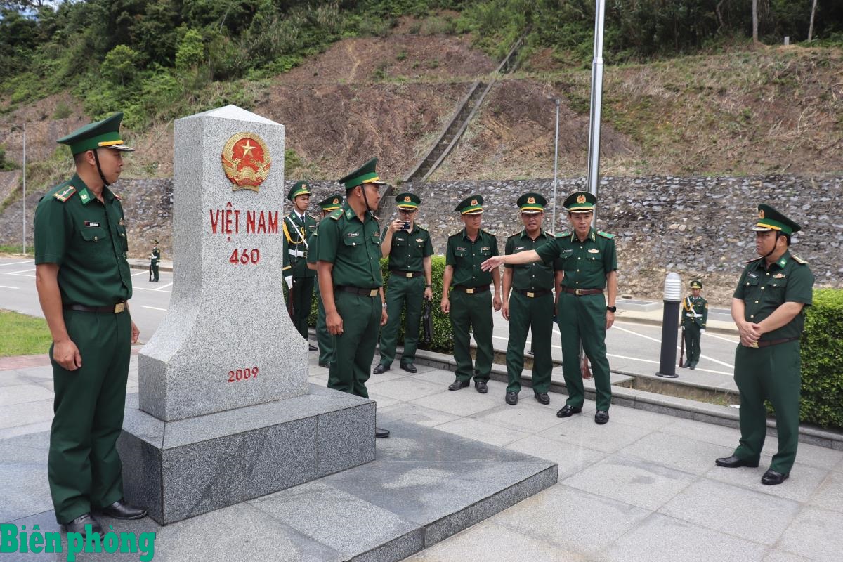Kiểm tra công tác luyện tập phục vụ Chương trình Giao lưu hữu nghị Quốc phòng biên giới Việt Nam-Lào lần thứ 3