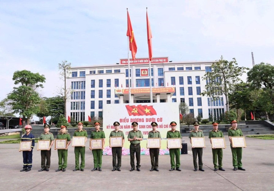 CÔNG AN TỈNH TUYÊN QUANG HỌC BÁC, XÂY DỰNG LỰC LƯỢNG VỮNG MẠNH